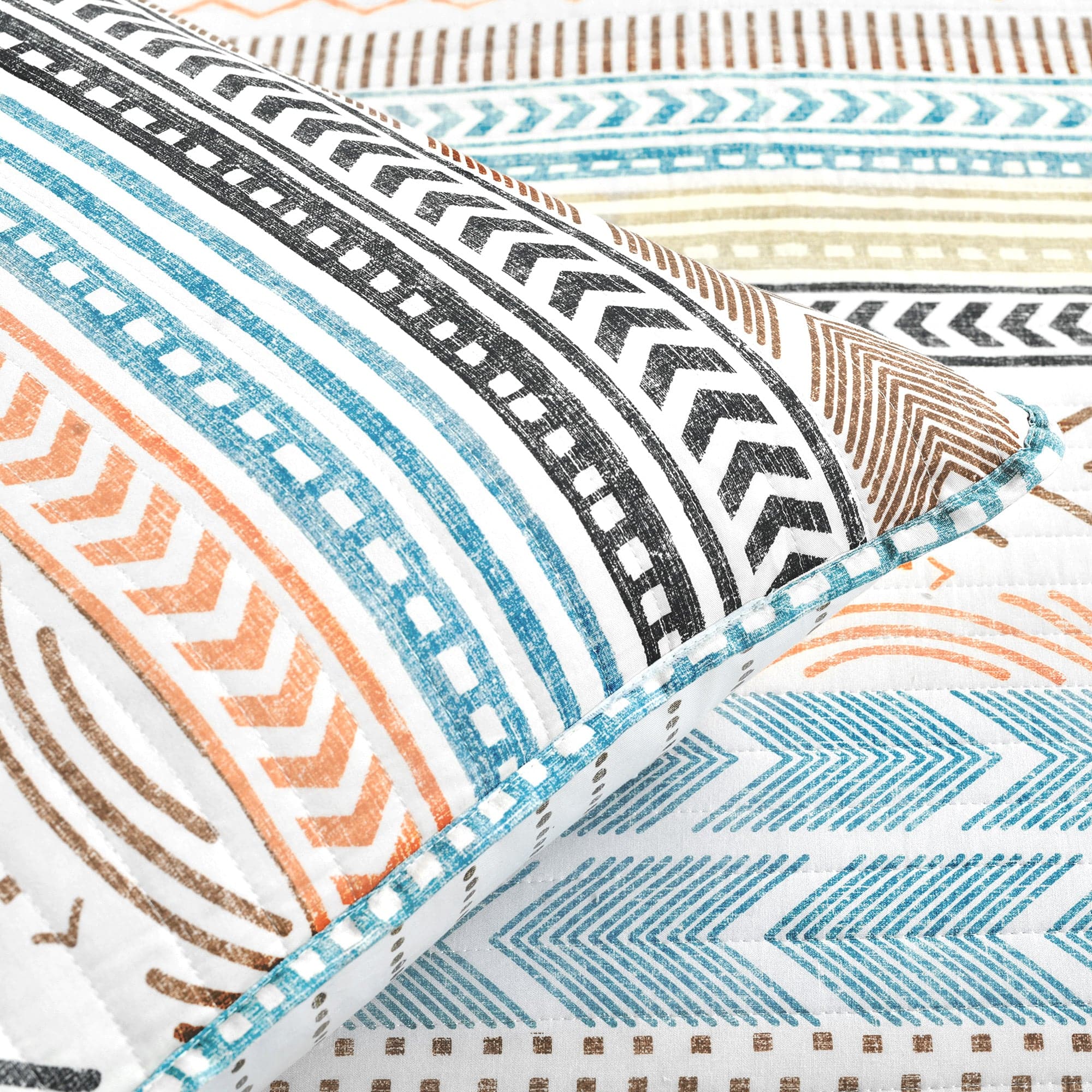 Hygge Geo Quilt 3 Piece Set - Soft Geometric Pattern Bedding for Cozy Bedroom Decor | Perfect for Master Bedroom, Guest Room & Dorm