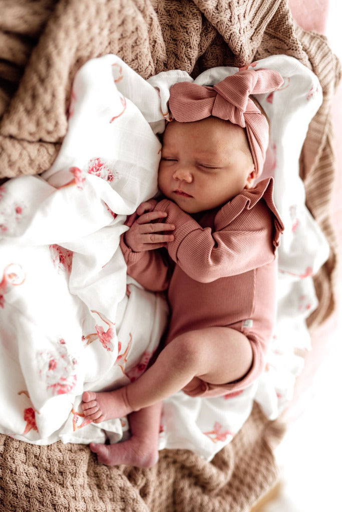 Organic Ribbed Long Sleeve Bodysuit for Women - Soft & Comfortable Baby Onesie - Snuggle Hunny Rose Pink - Perfect for Newborns, Infants & Toddlers - Ideal for Playtime, Outings & Photo Shoots