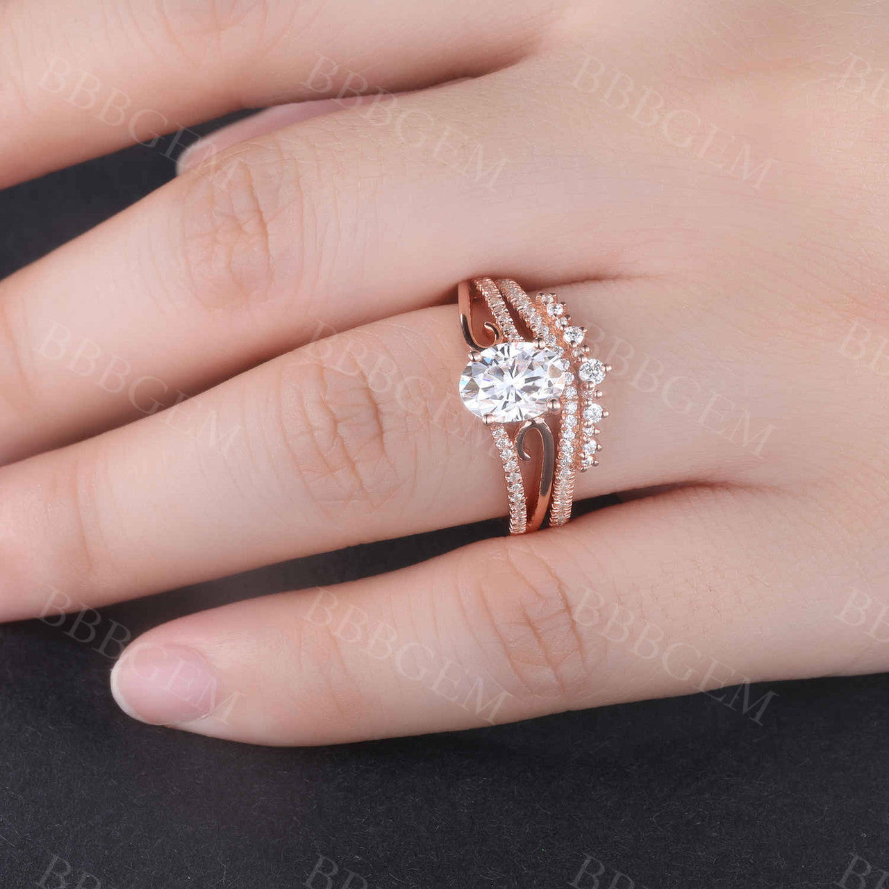 14K Rose Gold Moissanite Engagement Ring Set with Vintage Curved Diamond Band - Elegant Wedding Ring Set for Women, Proposal, Anniversary Gift, Bridal Jewelry (Perfect for Romantic Occasions & Special Moments)
