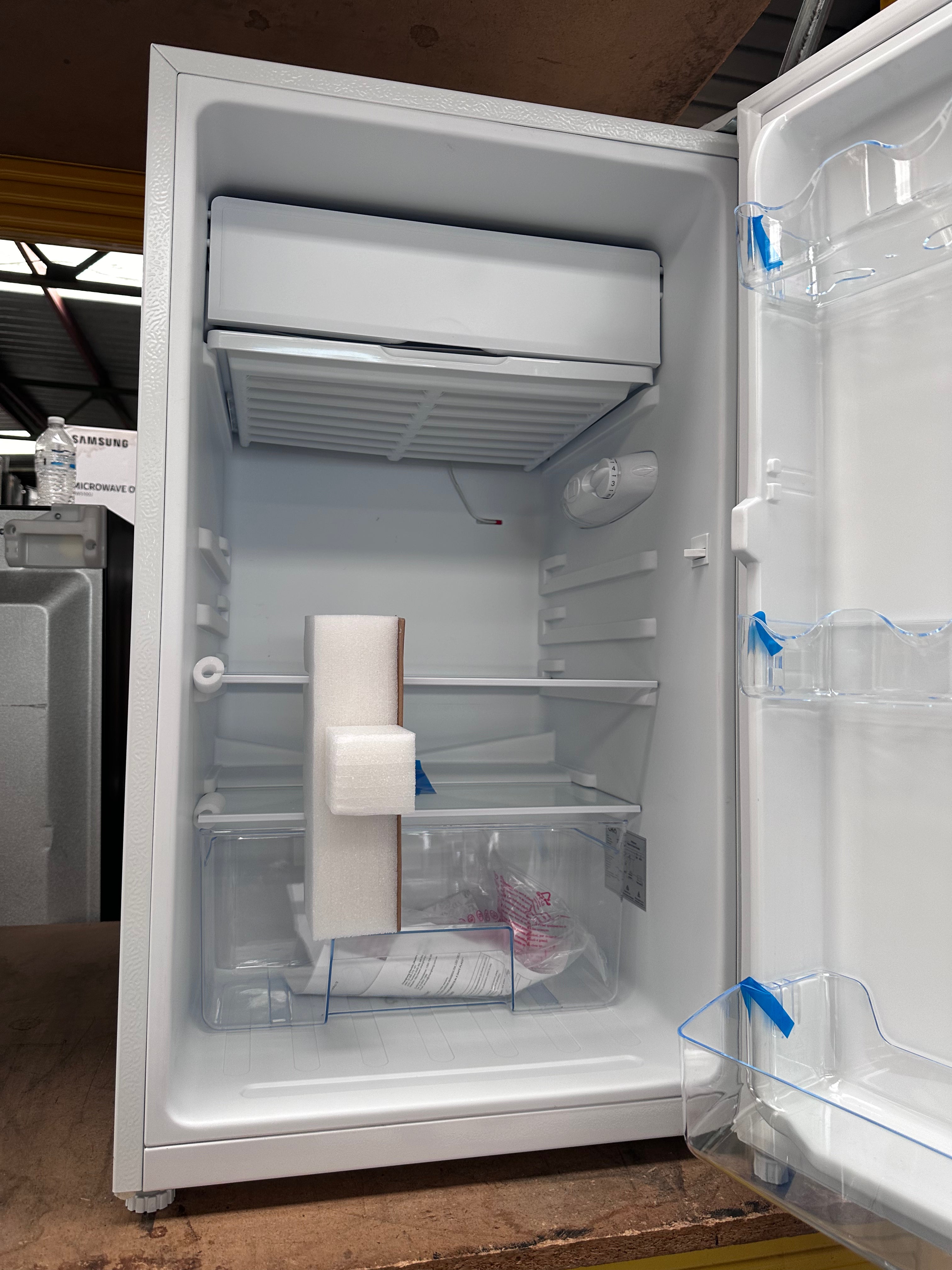 Brand New CHiQ 125L Mini Bar Fridge CSR125DW - Compact Refrigerator with 3 Year Warranty | Perfect for Dorm Rooms, Offices & Small Apartments