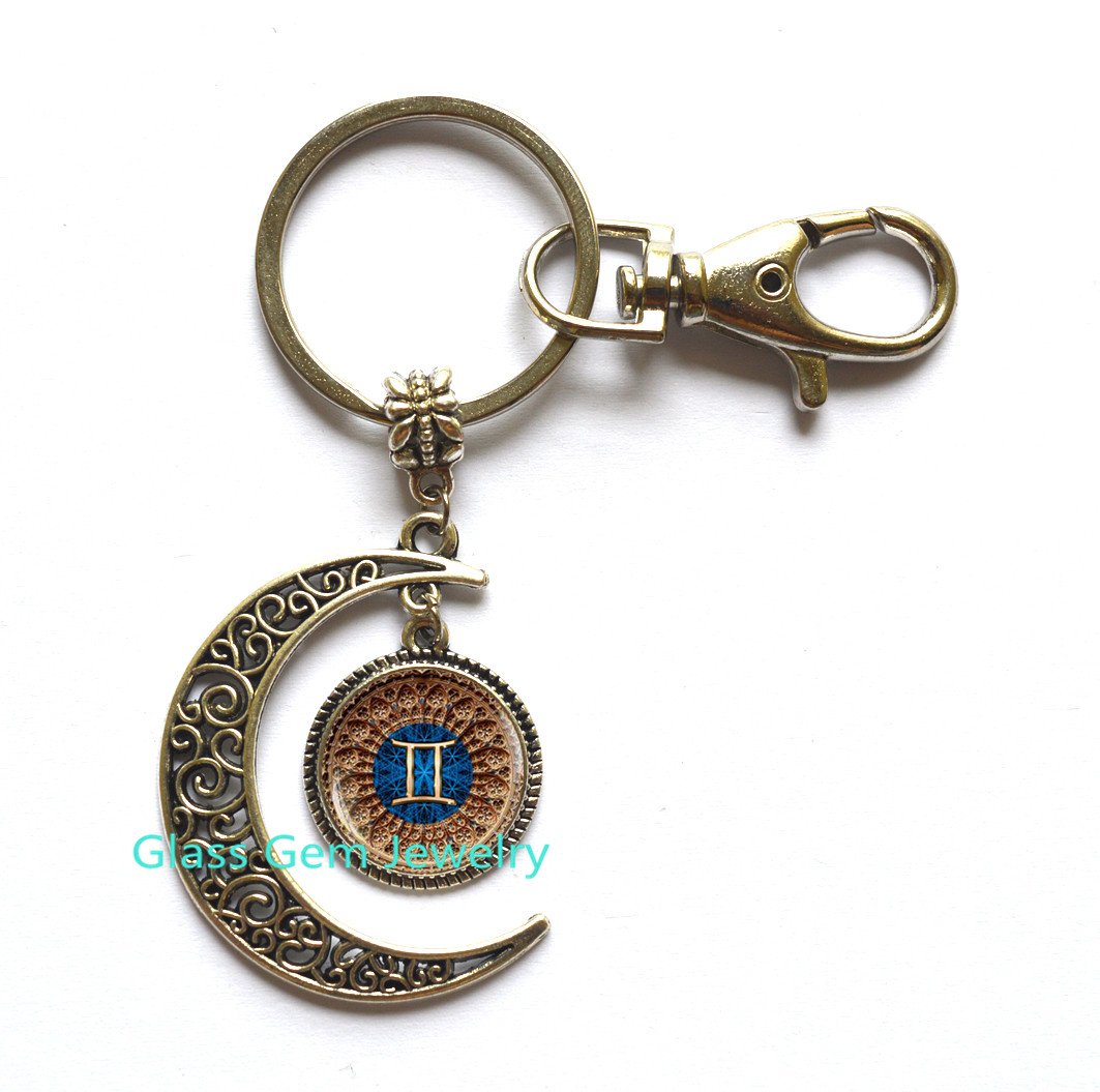 Gemini Zodiac Sign Moon Keychain - Astrology Jewelry with Glass Dome Key Ring (Q0069) - Perfect for Gifts, Keychains & Zodiac Lovers