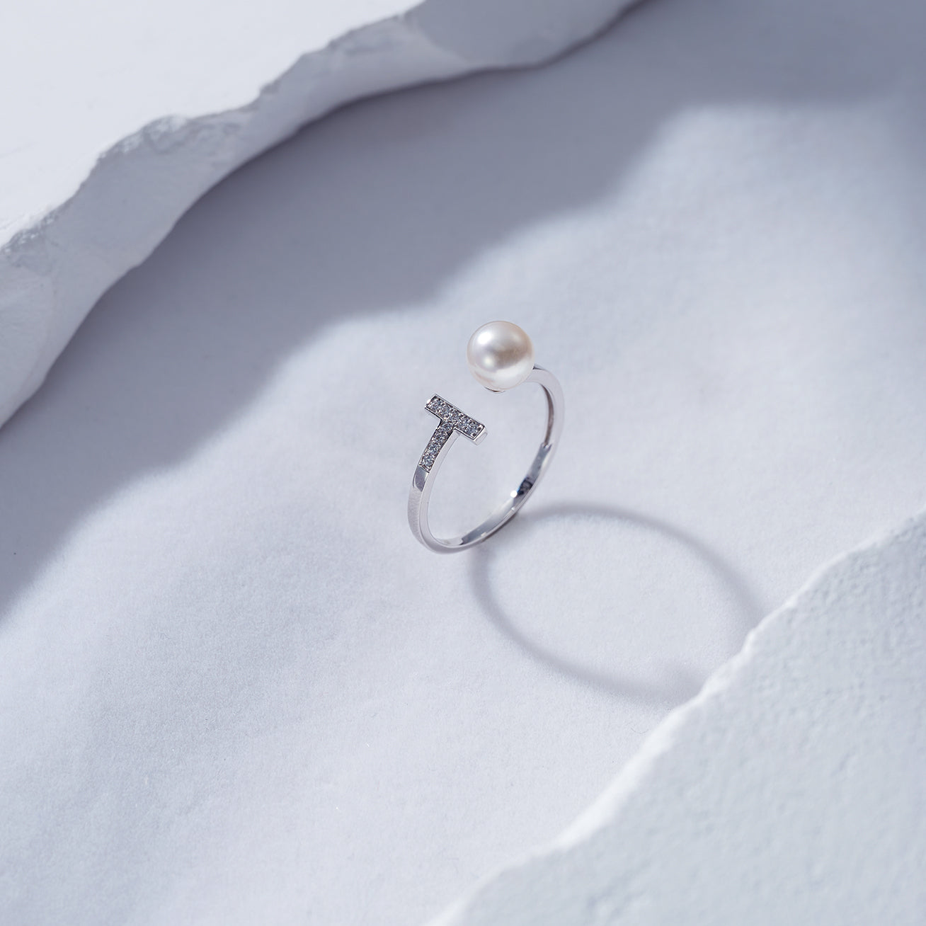 18K Solid Gold Akoya Pearl Ring KR00044 - Elegant Pearl Jewelry for Women, Perfect for Weddings, Anniversaries & Special Occasions