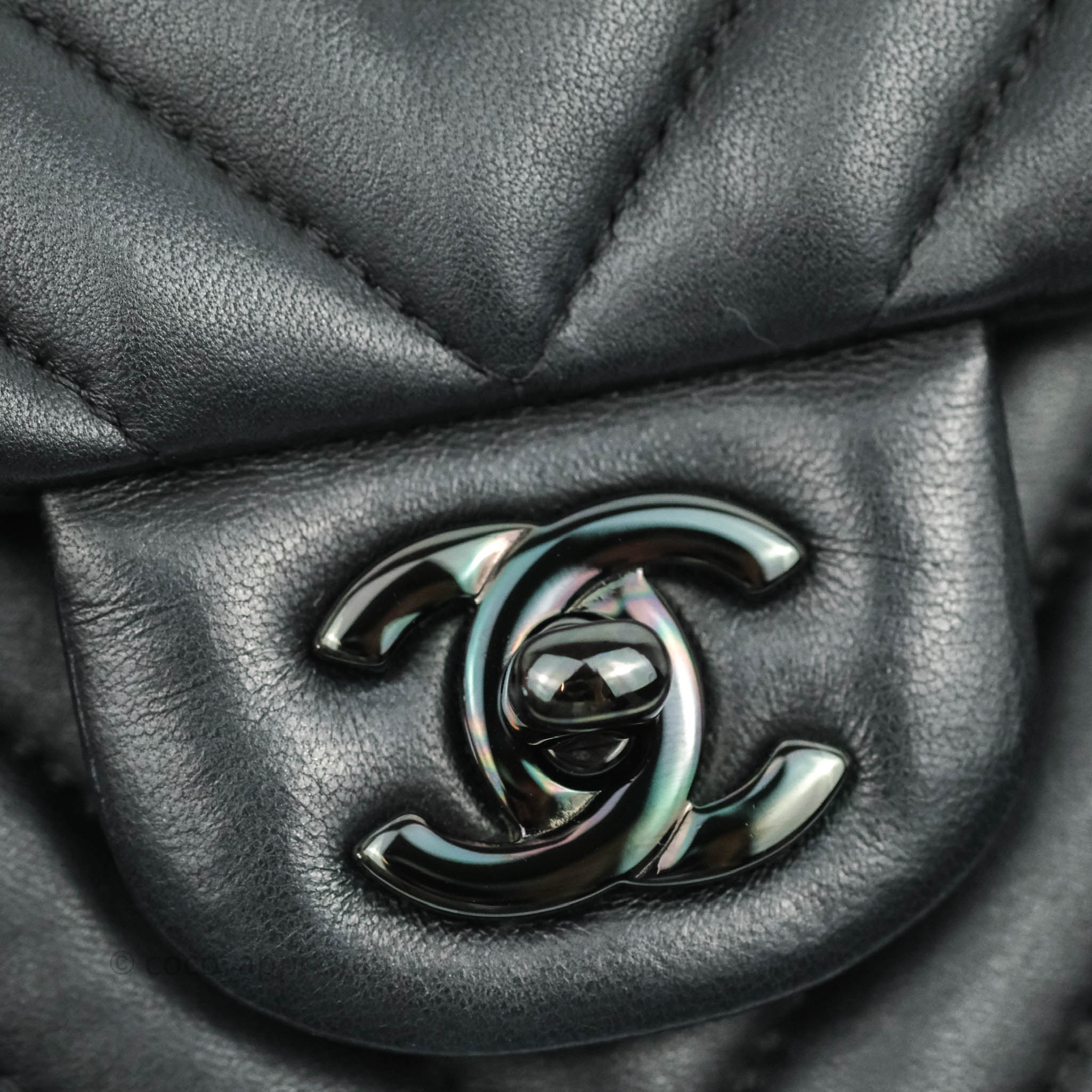 Chanel Classic Chevron M/L Medium Double Flap So Black Lambskin Bag - Luxury Designer Handbag for Women, Perfect for Evening Events & Special Occasions