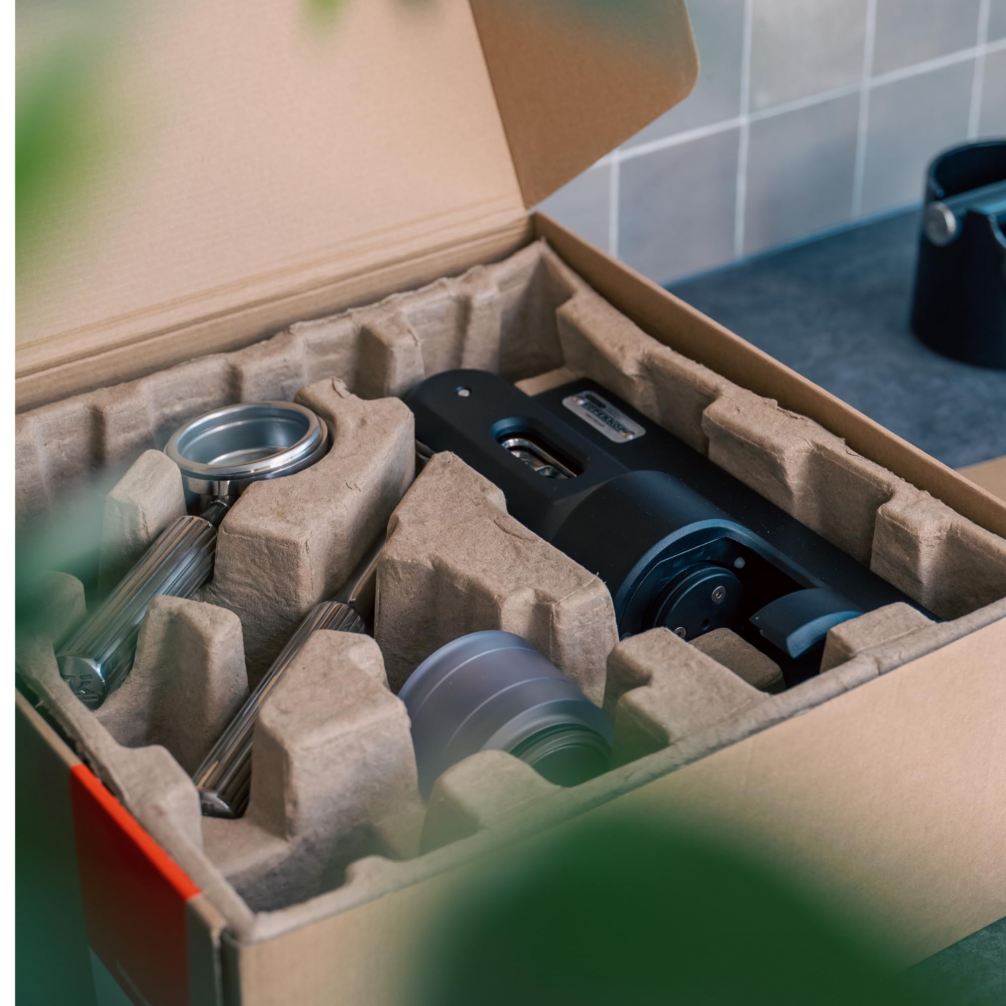 Premium Manual Espresso Maker - Portable Non-Electric Coffee Machine with 18g Capacity | Retro Design for Home & Commercial Use | Perfect for Camping, Office & Small Kitchens