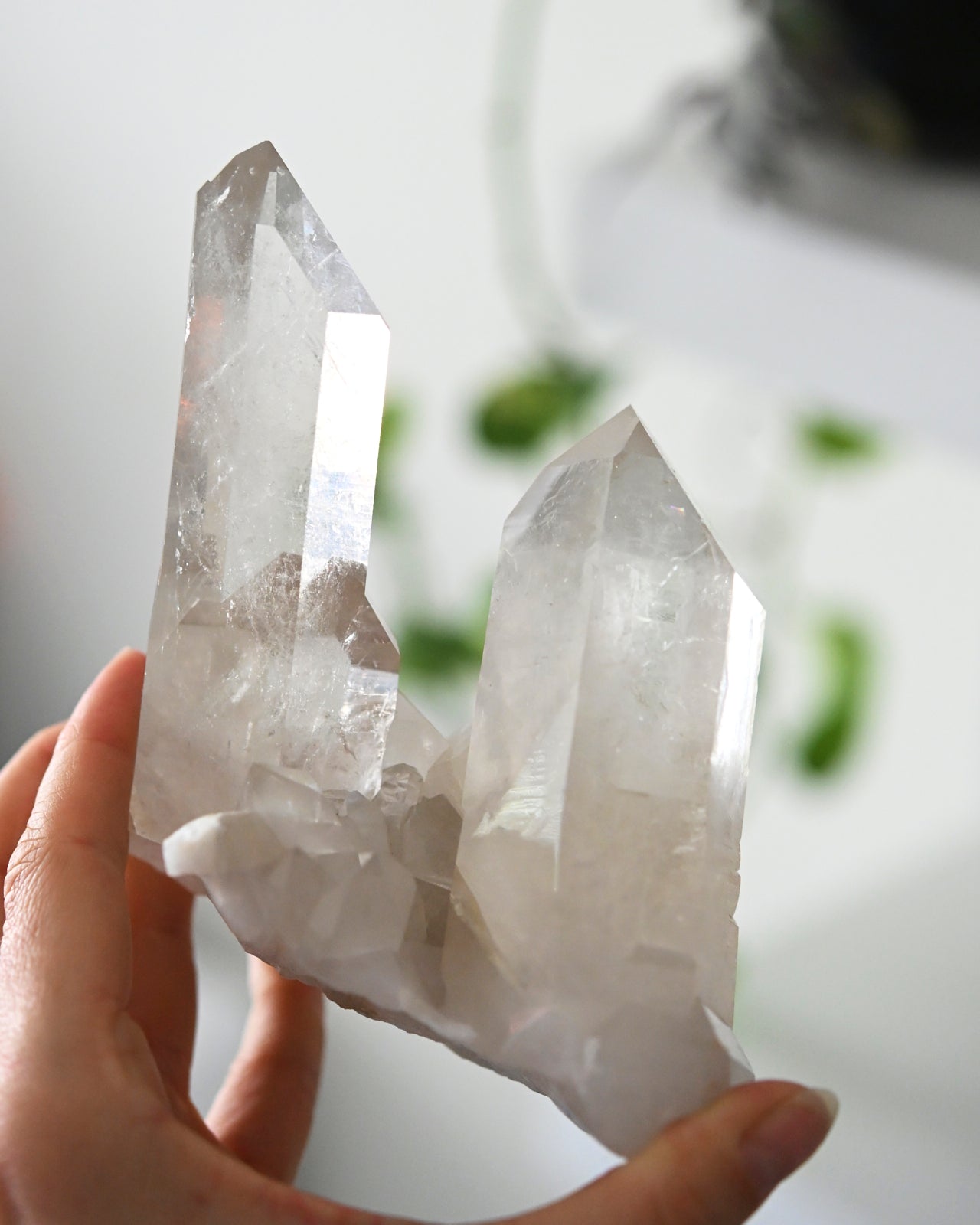 Natural Quartz Crystal Cluster - 1.6lbs Healing Stone for Meditation, Reiki & Home Decor | Raw Mineral Specimen for Spiritual Healing, Energy Cleansing & Gift Giving