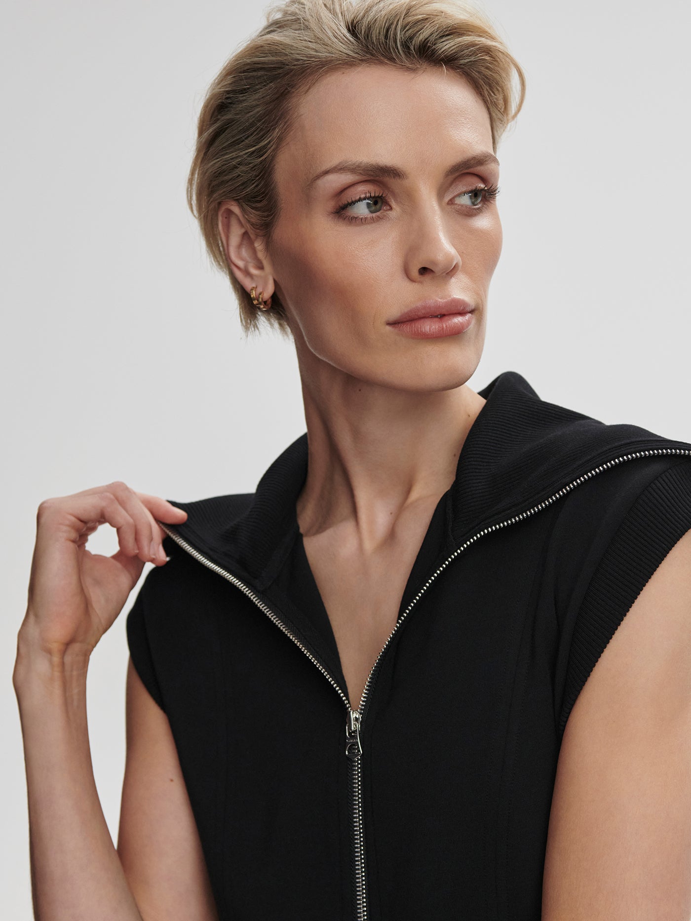 Varley Rebecca Zip Through Dress - Black | Stylish & Comfortable Women's Dress for Work, Date Night & Casual Outings