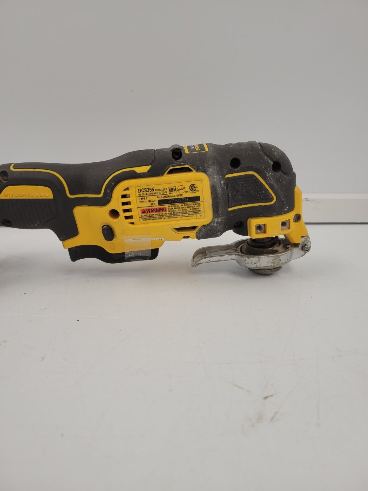 DEWALT DCS355 20V MAX Cordless Oscillating Multi-Tool Kit - Perfect for Cutting, Sanding, Scraping in Woodworking, Flooring & DIY Projects