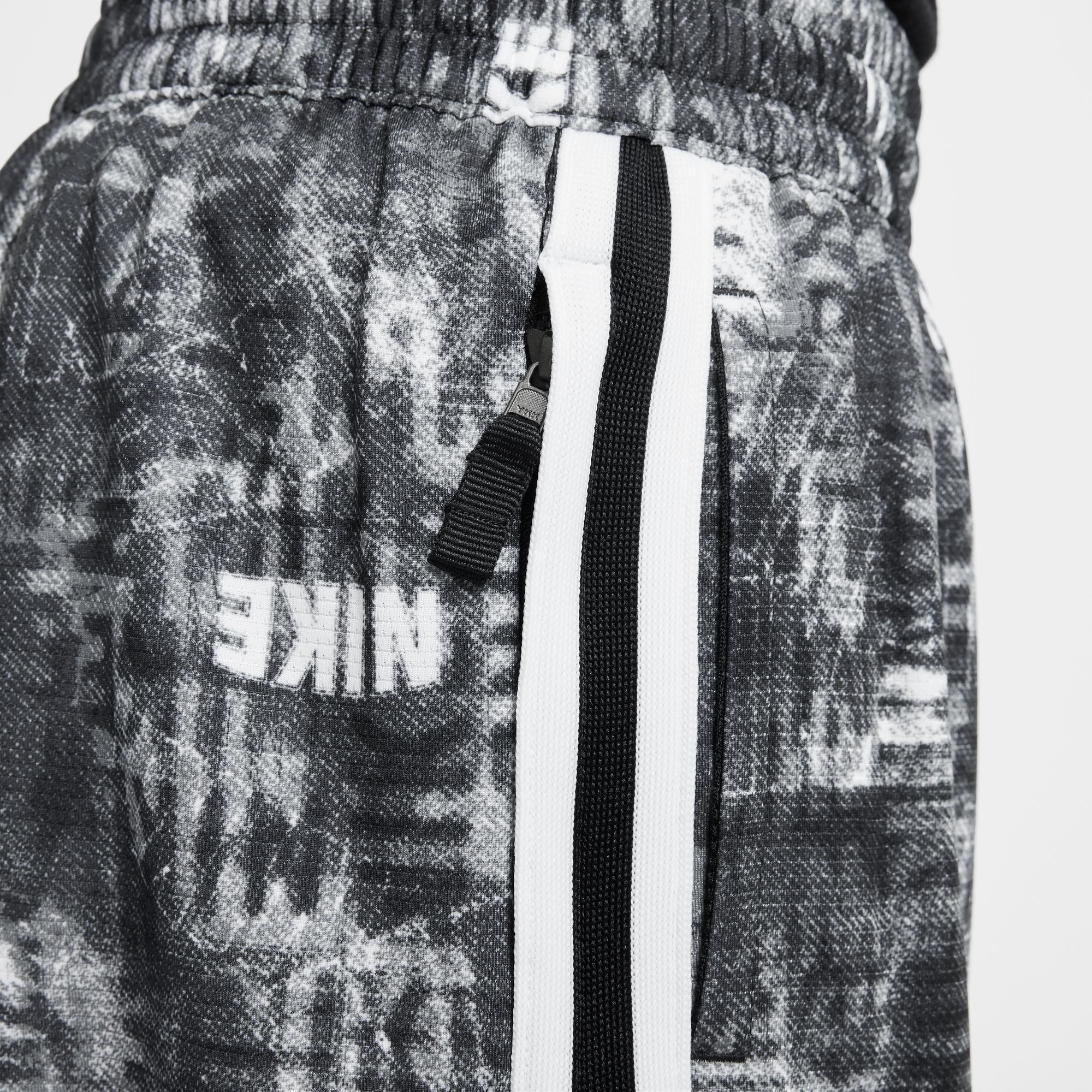 Nike Youth DNA Basketball Shorts for Boys - Breathable & Lightweight Athletic Shorts for Basketball, Running, and Gym Workouts