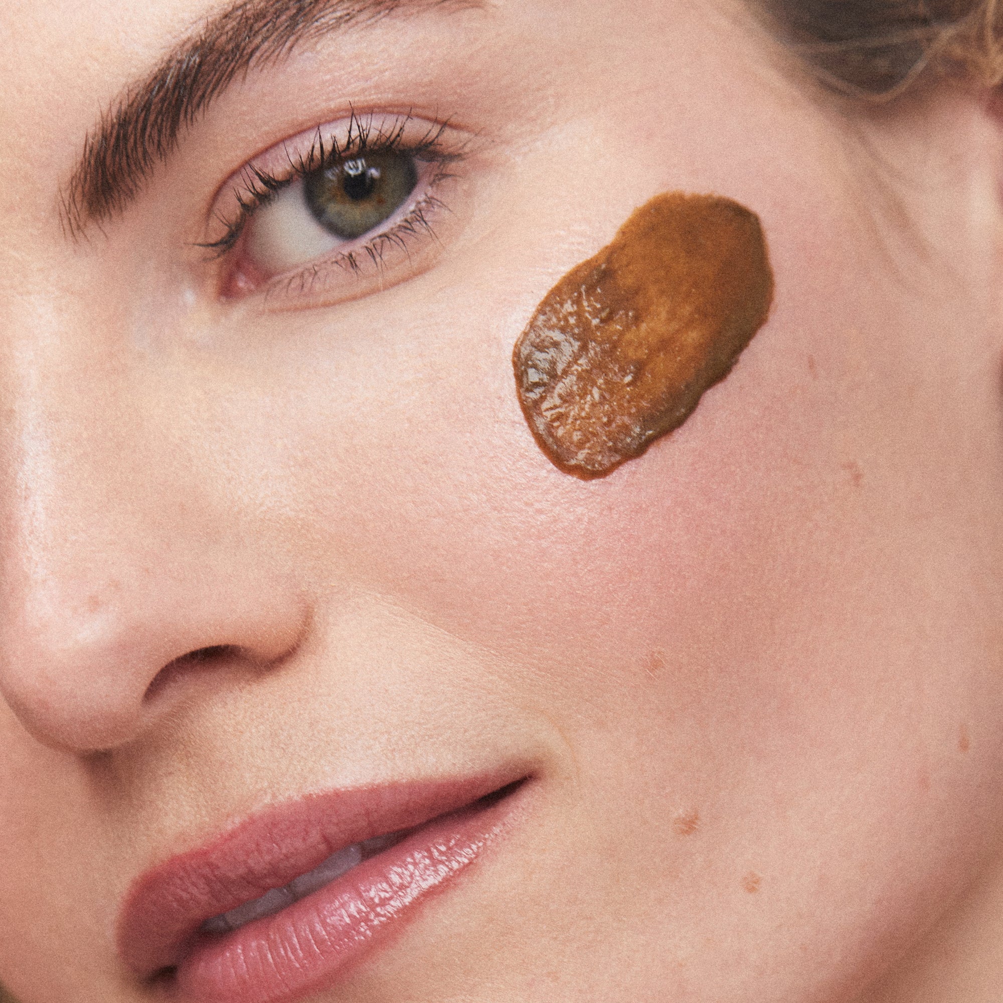 Turmeric Brightening & Exfoliating Face Mask for Glowing Skin - Natural Skincare Treatment for Dark Spots & Dullness - Perfect for Spa Nights & Self-Care Routines