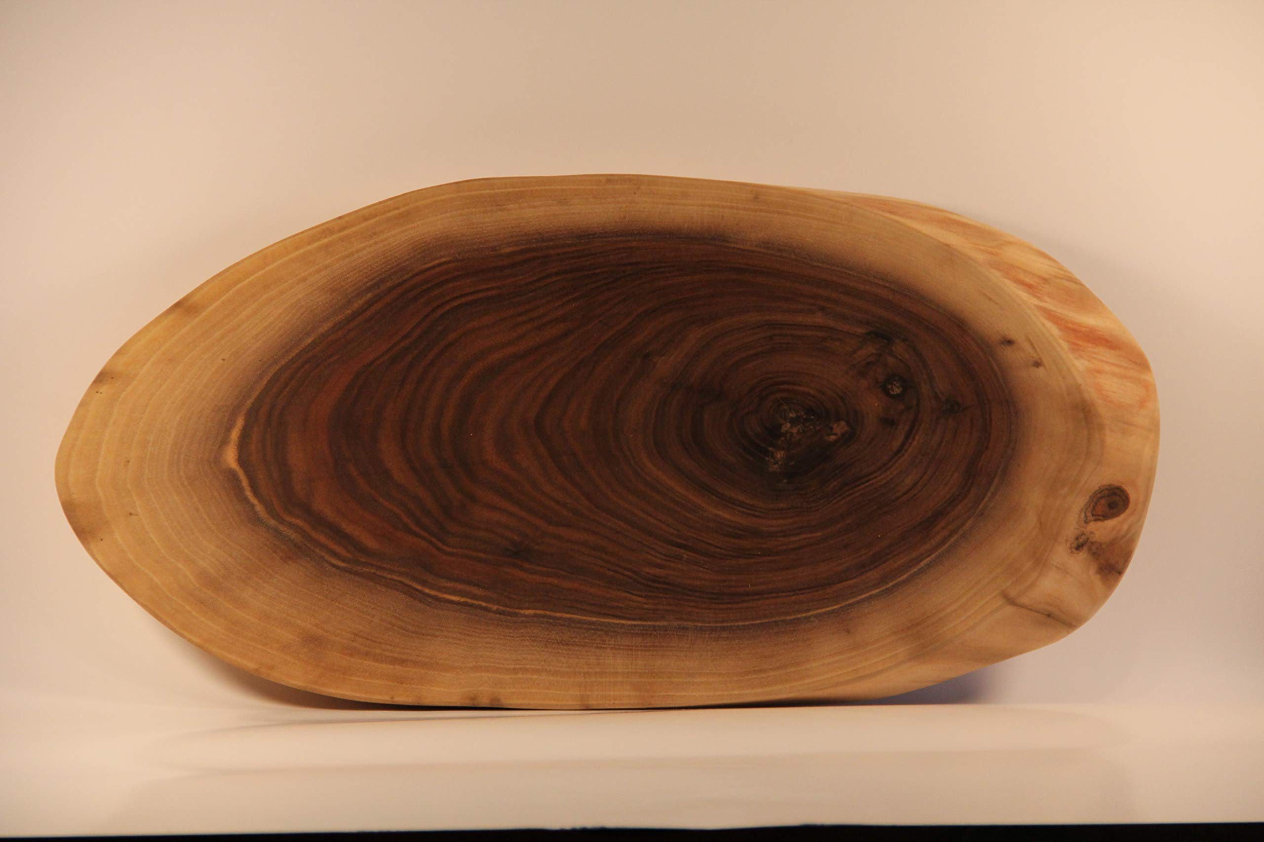 Premium Walnut Wood Round Cutting Board - Durable & Eco-Friendly Kitchen Chopping Board for Fruits, Vegetables & Cheese - Perfect for Serving Charcuterie & Entertaining