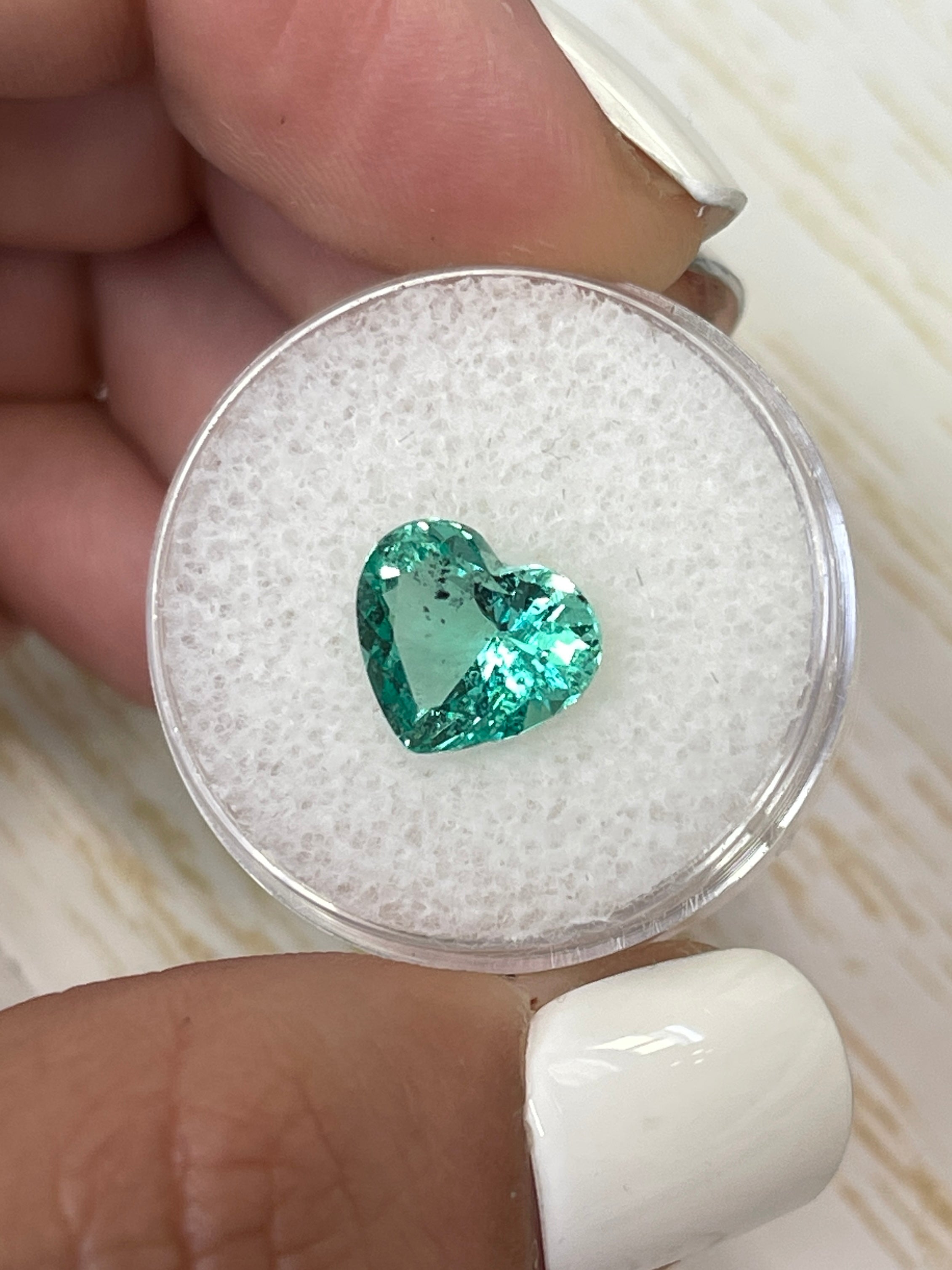 2.87 Carat 9x11mm Natural Colombian Emerald Heart Cut Loose Gemstone - Sparkling Green Jewel for Engagement Rings & Fine Jewelry Making