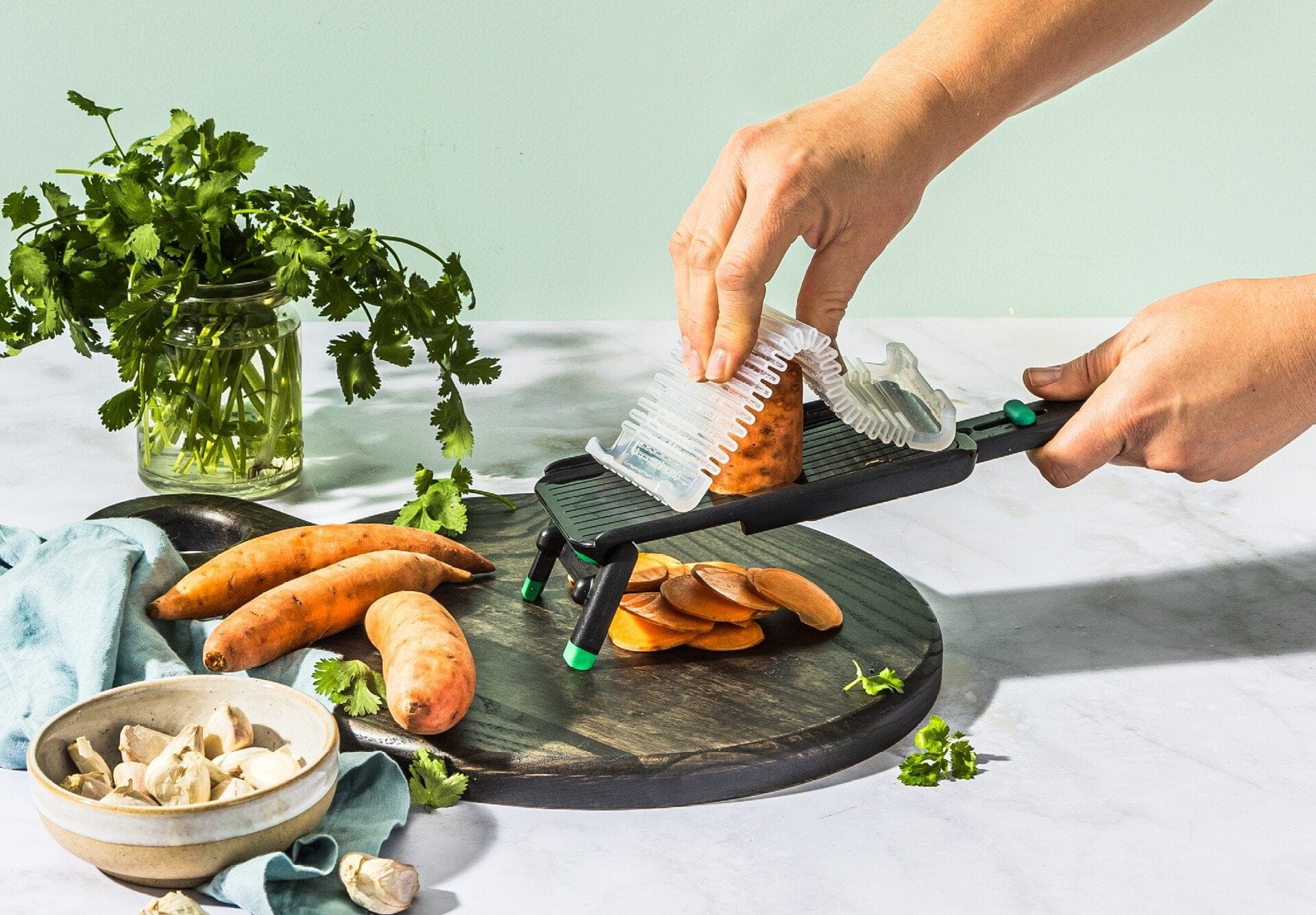 Dreamfarm Nocutu No Cut Mandoline Slicer with Flexible Finger Guard - Safe & Easy Vegetable & Fruit Slicer for Kitchen - Perfect for Salads, Meal Prep & Healthy Cooking (Green)