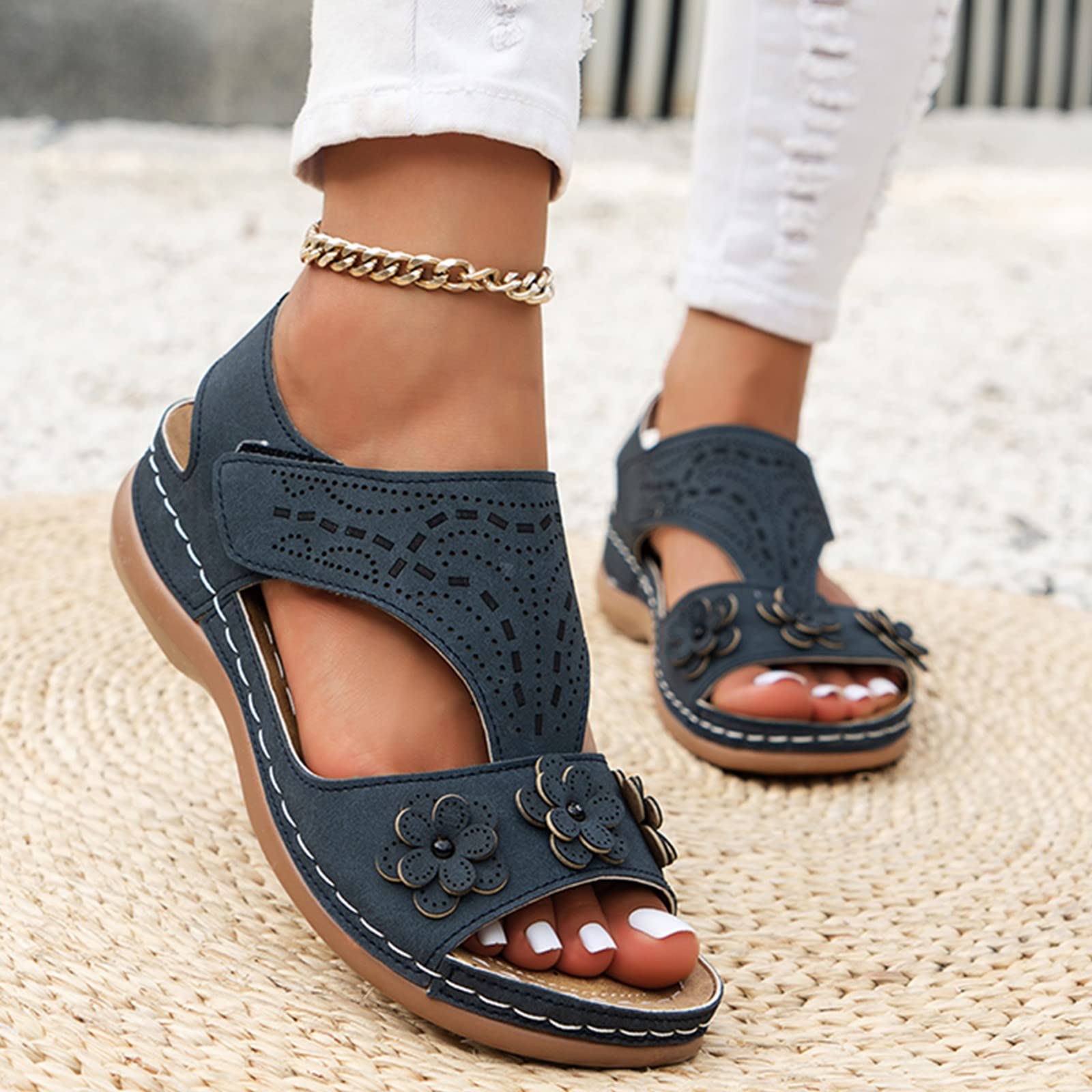 Arch Support Flip Flops for Men & Women - Comfortable Summer Sandals with Flat Heel - Dressy Black & Beige Sandals for Women - Small Wedge Heel Sandals for Casual Wear, Beach, and Outdoor Activities
