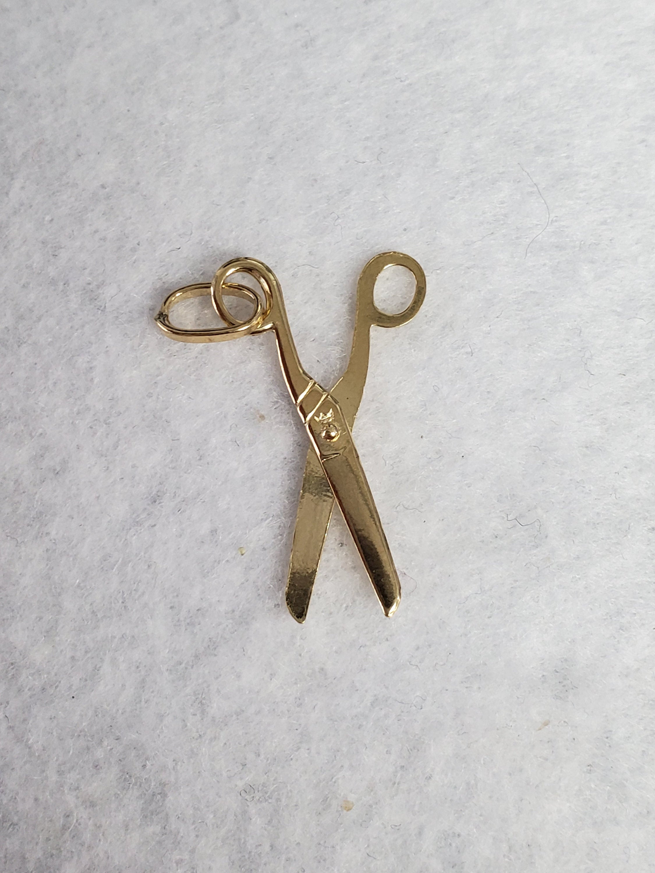 14k Yellow Gold Hairdresser Scissor Charm Pendant - Perfect Gift for Stylists, Barbers & Beauty Professionals - Salon Jewelry for Special Occasions