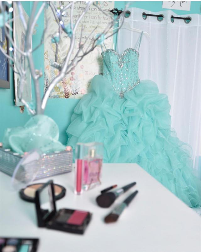 Light Blue Beaded Sweetheart Quinceanera Dresses - Organza Layered Ball Gowns for Sweet 15 Birthday Party, Prom, Formal Events & Special Occasions