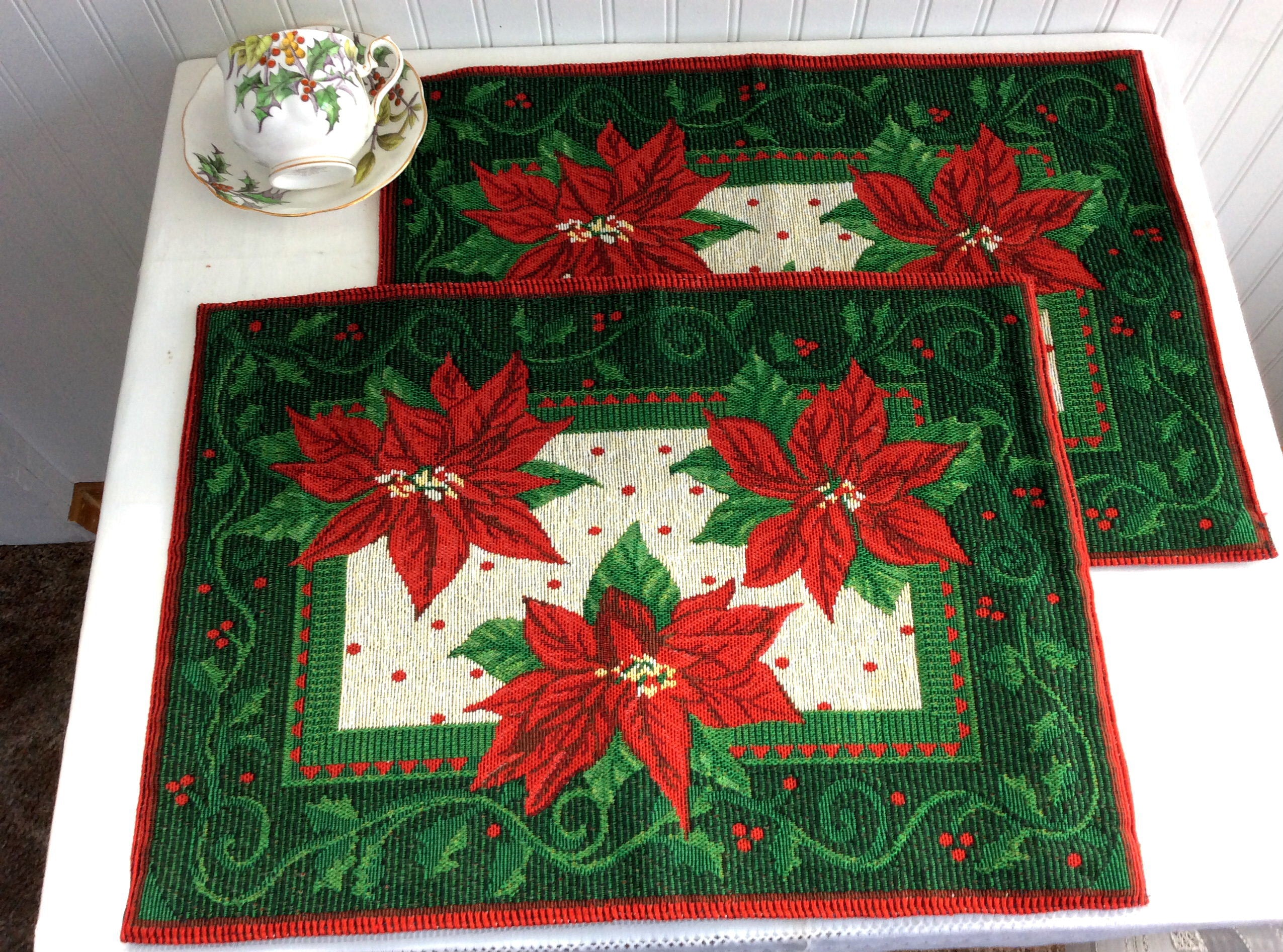 Vintage 1980s Christmas Fabric Placemats Set of 2 - Holiday Poinsettia & Holly Tapestry Design for Dinner Parties, Festive Table Decor, Christmas Dining & Home Decor