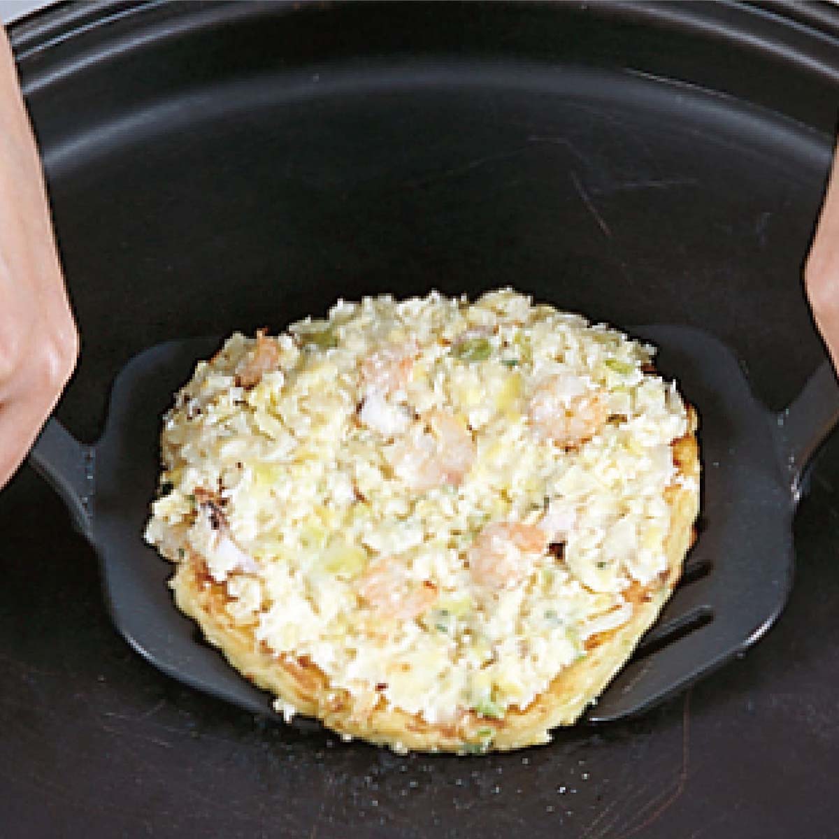 **Akebono Nonstick Okonomiyaki Pancake Slotted Turner Set of 2 - Durable Kitchen Spatula for Japanese Pancakes, Omelets & Stir-Fry - Perfect for Home Cooking & Restaurants**