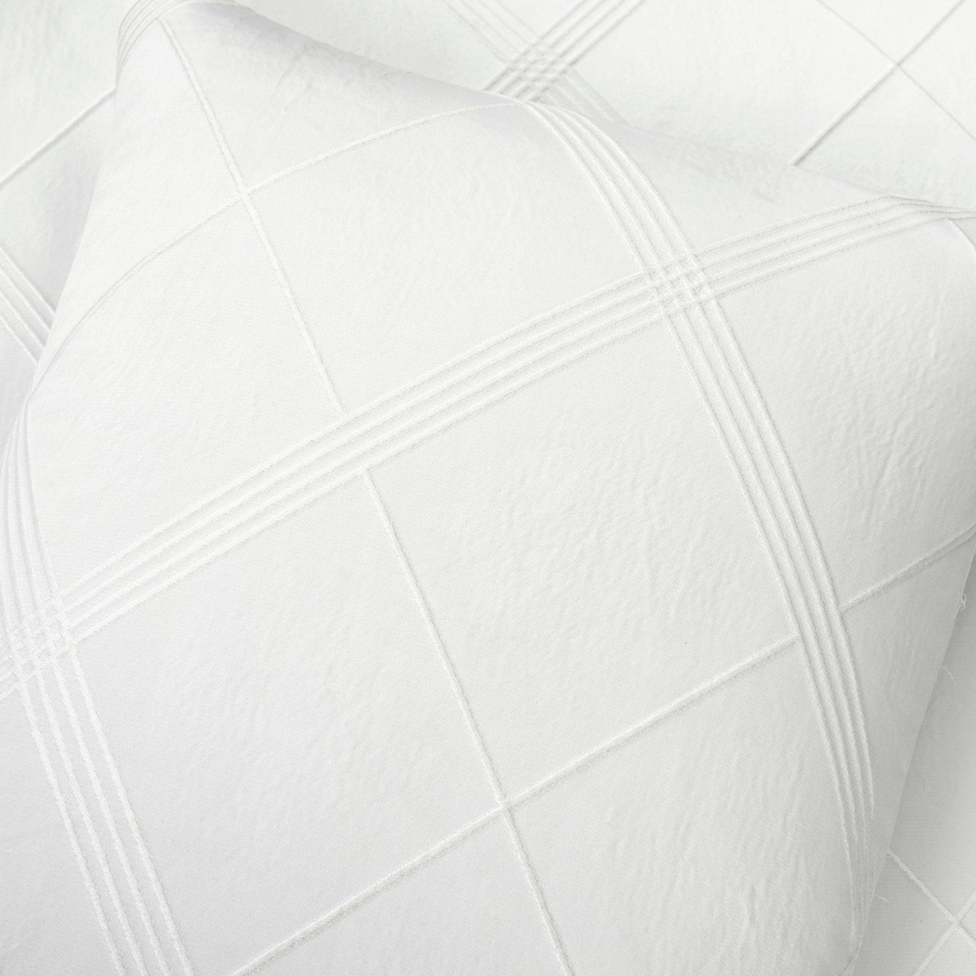 Premium Diamond Geo Jacquard 3-Piece Comforter Set - King/Queen Size Bedding with Matching Pillow Shams - Luxury Bedroom Decor for Master Suite, Guest Room & Dorm