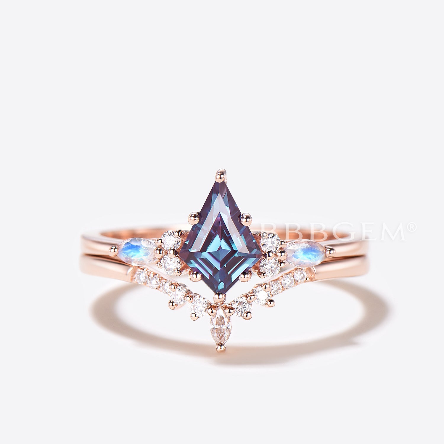 3pcs Kite Alexandrite Engagement Ring & Curved Diamond Wedding Ring Set - Elegant Bridal Jewelry for Proposals, Weddings & Anniversaries