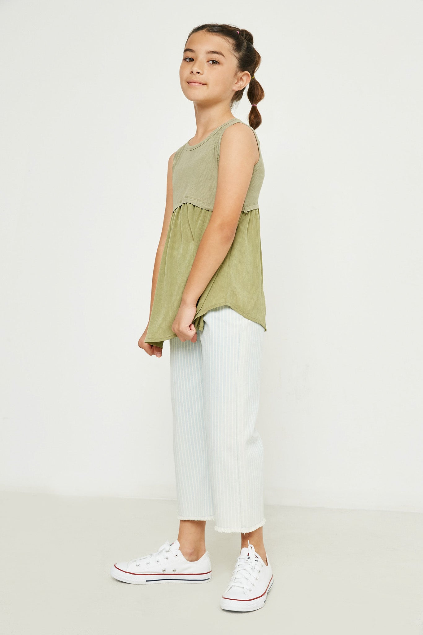 Stylish Contrast Peplum Tank Top for Women - Trendy Summer Blouse for Casual Outfits & Date Nights