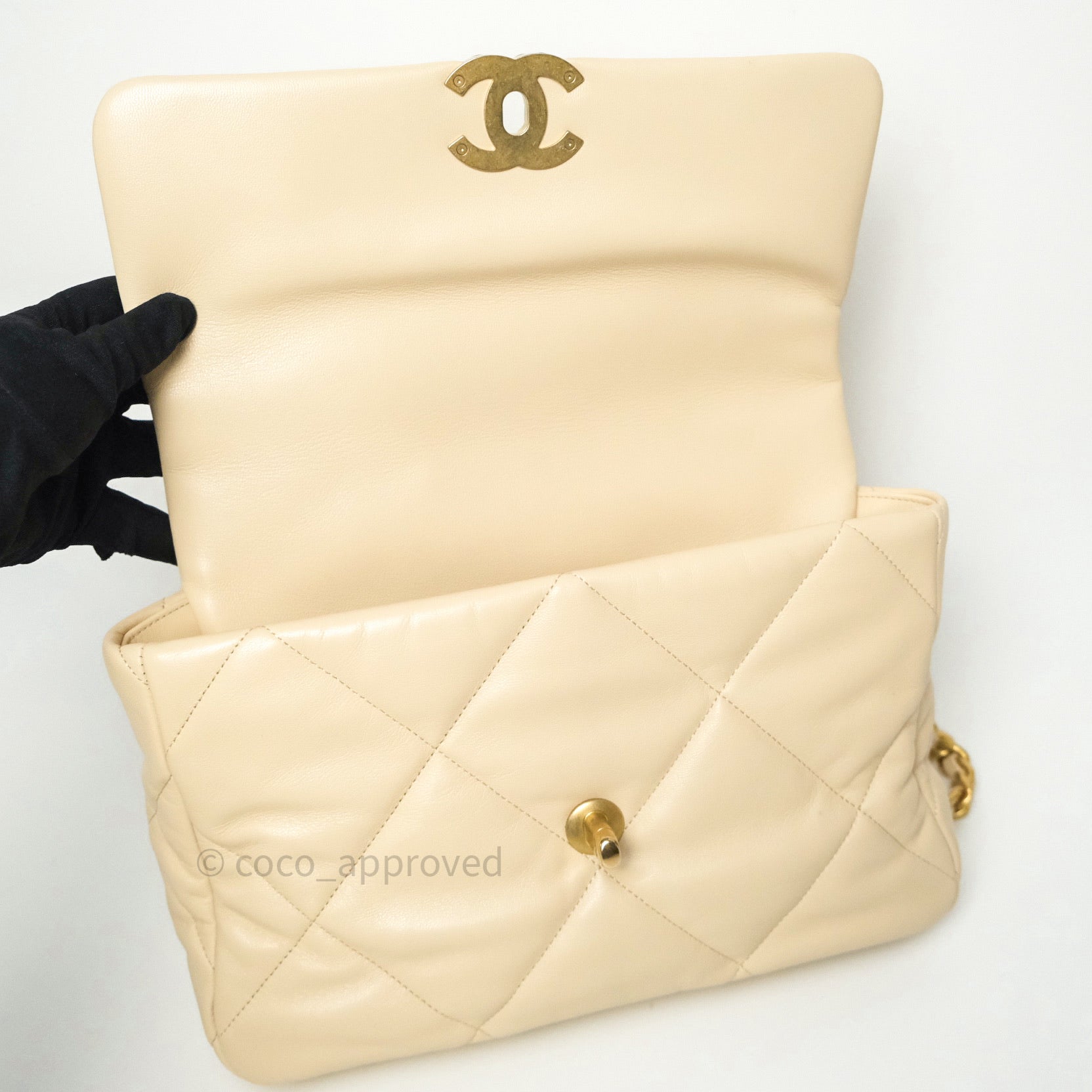 Chanel 19 Medium Flap Bag in Beige Goatskin Leather with Mixed Hardware - Luxury Handbag for Women, Perfect for Work, Date Night & Special Occasions