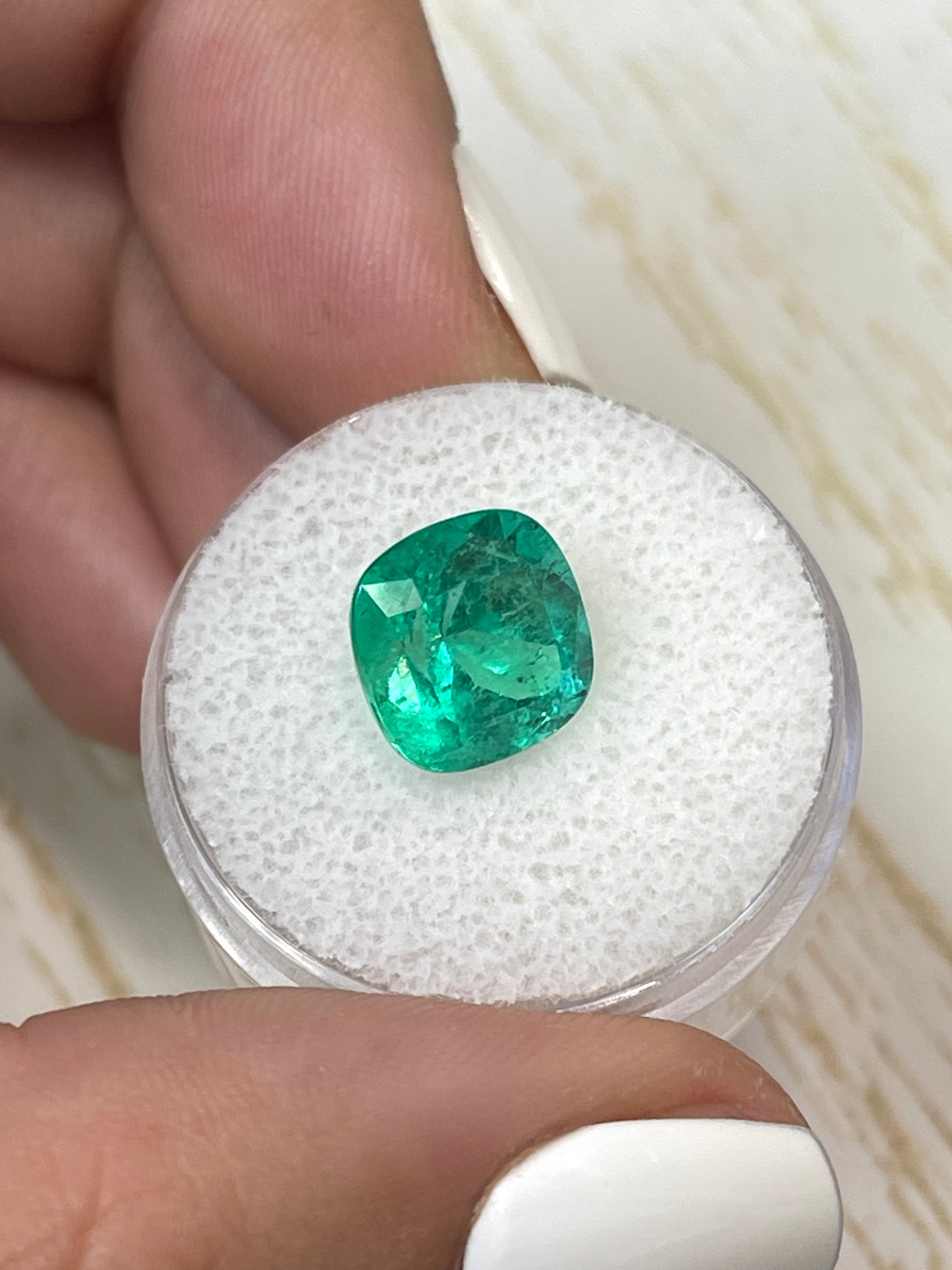 4.72 Carat 10x10mm Bright Green Natural Loose Colombian Emerald Cushion Cut Gemstone for Jewelry Making, Engagement Rings & Luxury Gifts