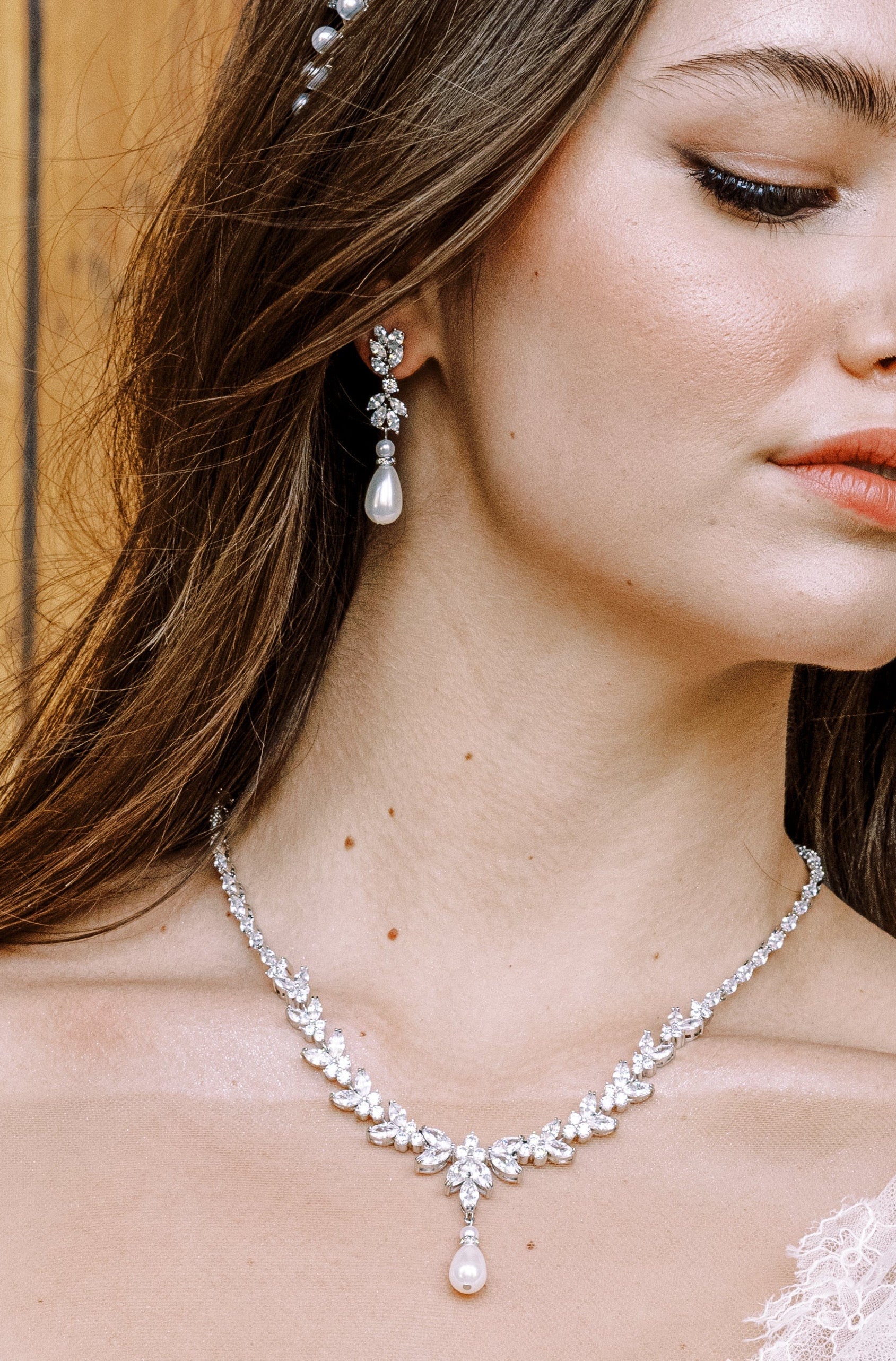 Exquisite MADISON Simulated Diamond & Pearl Drop Earrings for Women | Elegant Dangle Jewelry for Weddings, Parties & Special Occasions | Hypoallergenic Cubic Zirconia & Cultured Pearl Fashion Accessories