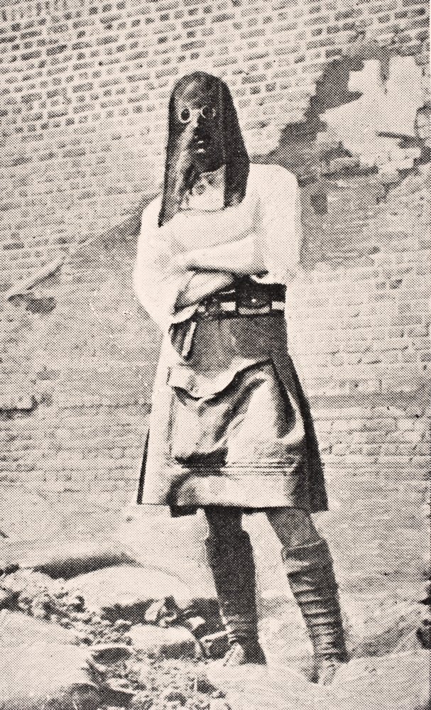 Vintage 1915 Scottish Soldier in Gas Mask - War Illustrated Album Deluxe London 1916 Poster Print (22x38 Inches) - Perfect for WWI History Buffs, Military Decor & Classroom Displays