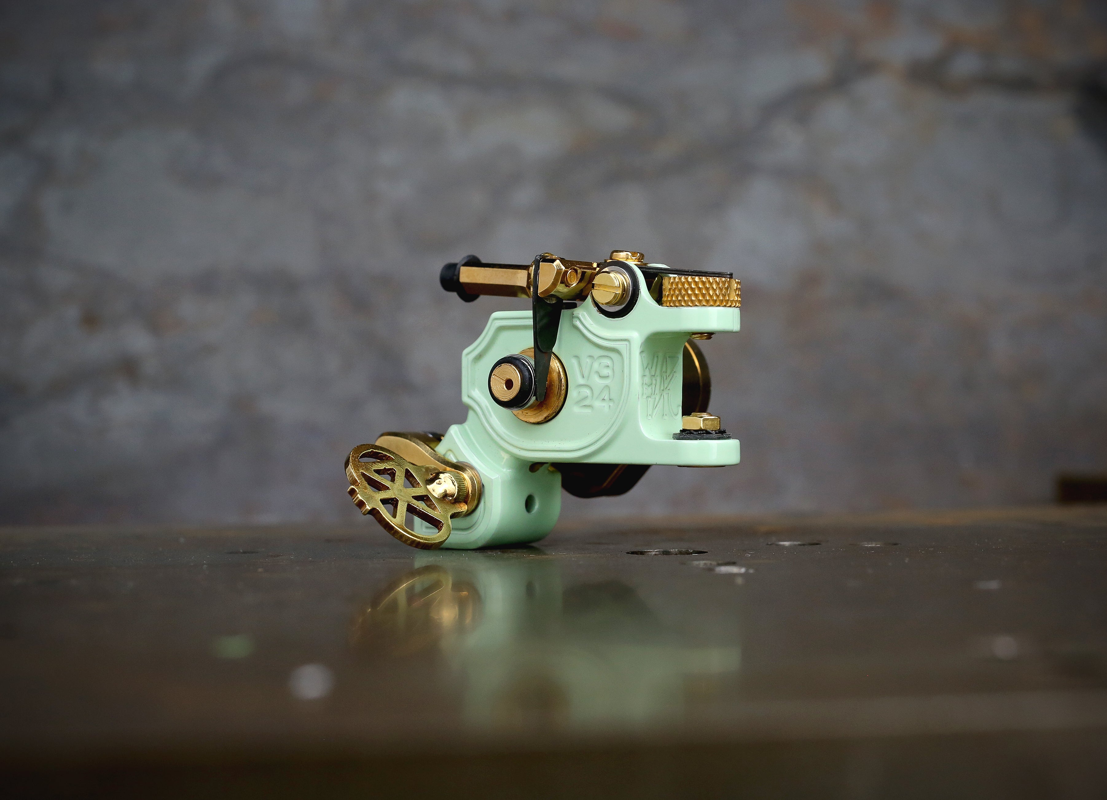 Dan Kubin V3/24 Sidewinder Seafoam x Gold RCA Cable - High Quality Audio Cable for Studio Recording & Live Performances - Perfect for Guitar, Bass, and Professional Audio Equipment Connections