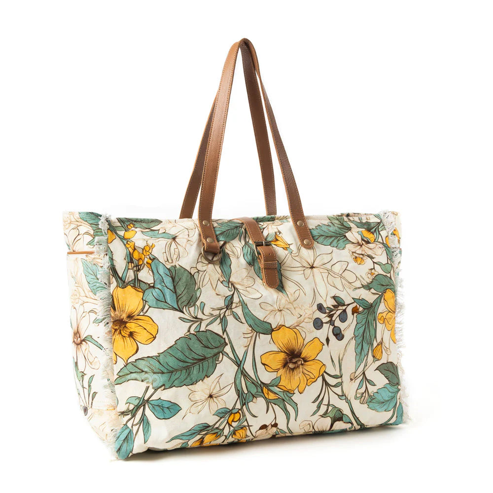Stylish Floral Weekender Bag for Women - Large Travel Duffel with Spacious Interior - Perfect for Weekend Getaways, Gym, and Overnight Trips