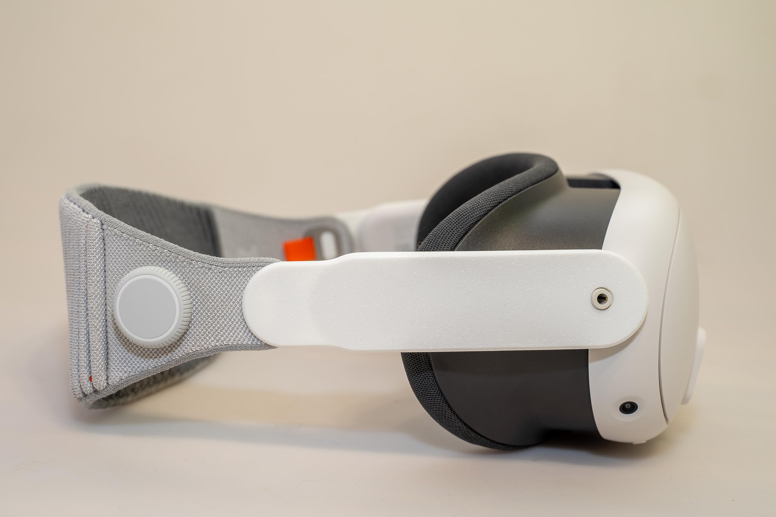 Apple Vision Pro to Meta Quest 3 Head Strap Adapter - Compatible Accessory for VR Gaming, Fitness & Extended Play Sessions