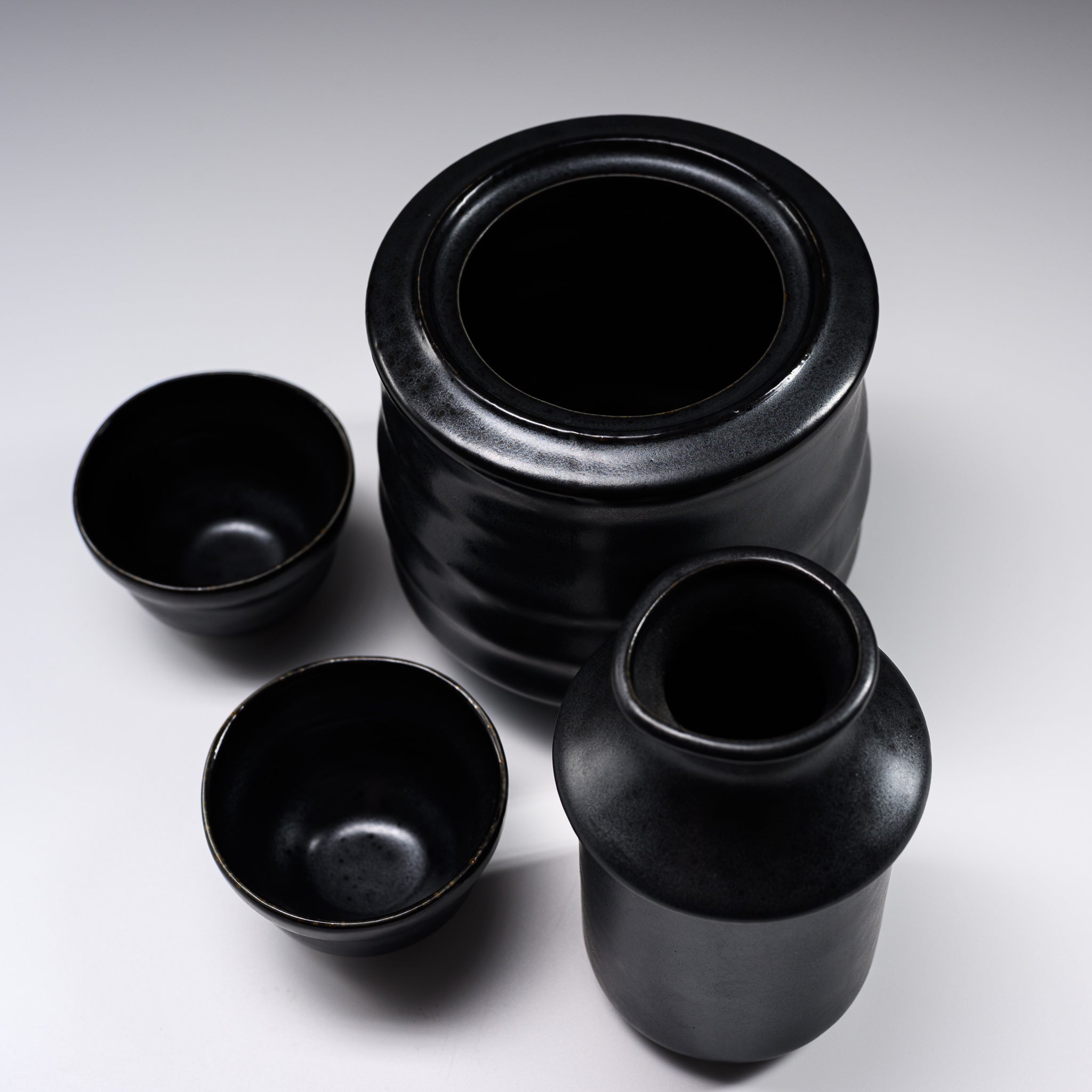 Premium Japanese Mino Ware Hot Sake Set - Traditional Charcoal Black Ceramic Sake Cups & Flask for Authentic Warm Sake Experience | Perfect for Japanese Dining, Gifts & Home Entertaining