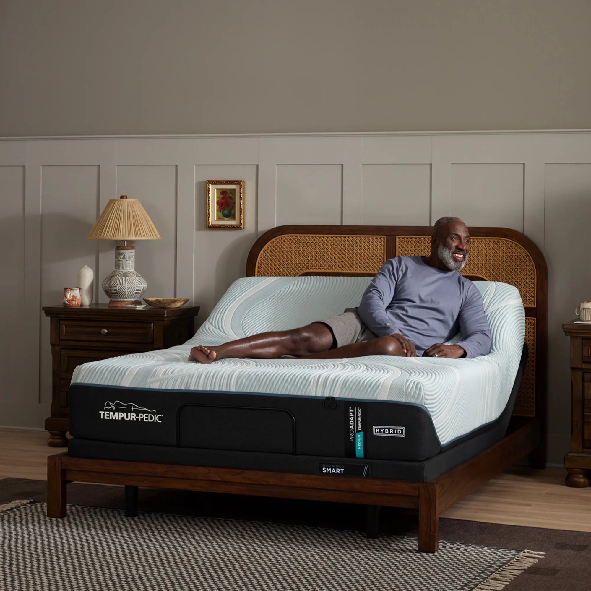 TEMPUR ProAdapt® Medium Hybrid Mattress - Premium Memory Foam & Coil Support for Back Pain Relief - Perfect for Side Sleepers & Couples (Queen Size)