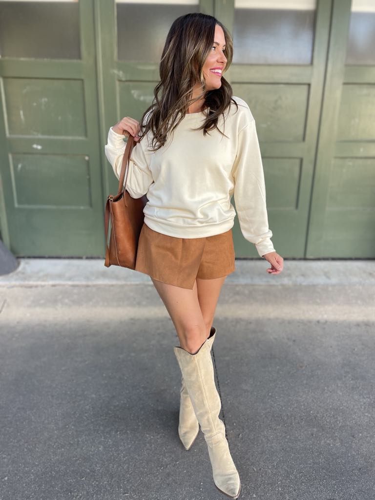 PREORDER: Stylish Bow Back Sweatshirt for Women - 3 Trendy Colors | Cozy Casual Wear for Fall & Winter Fashion