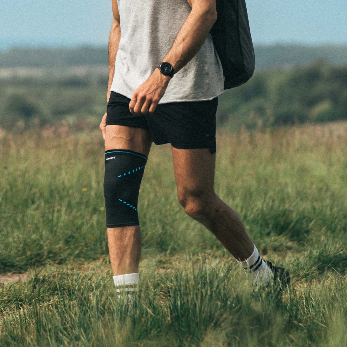 Compex ACTIV'® High-Performance Knee Brace for Pain Relief & Support - Ideal for Running, Hiking & Sports Recovery