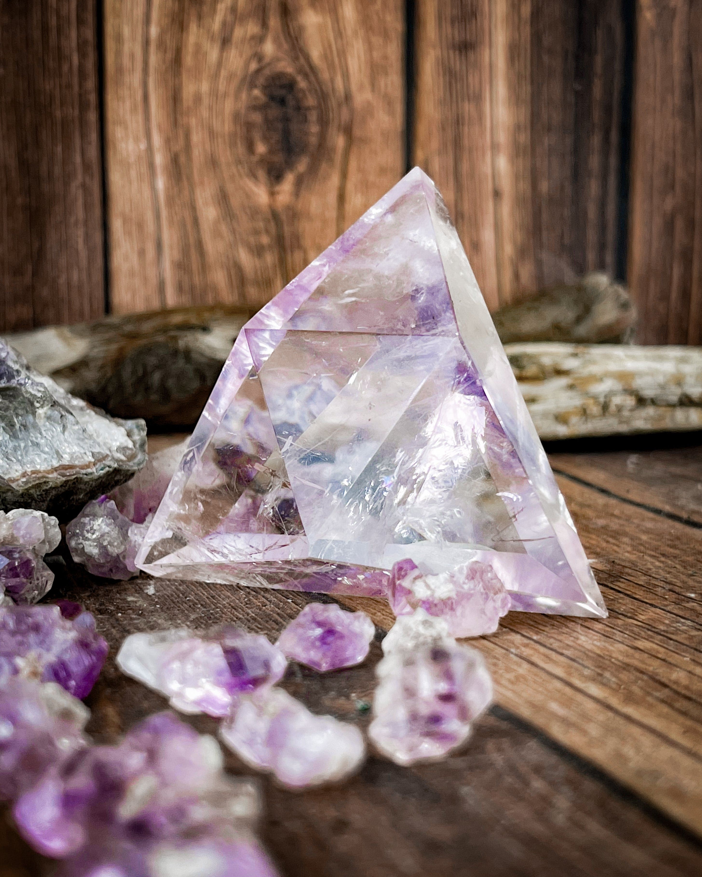 Natural Amethyst Triangle Carving - Healing Crystal for Meditation, Yoga & Home Decor - Spiritual Gift for Women & Men