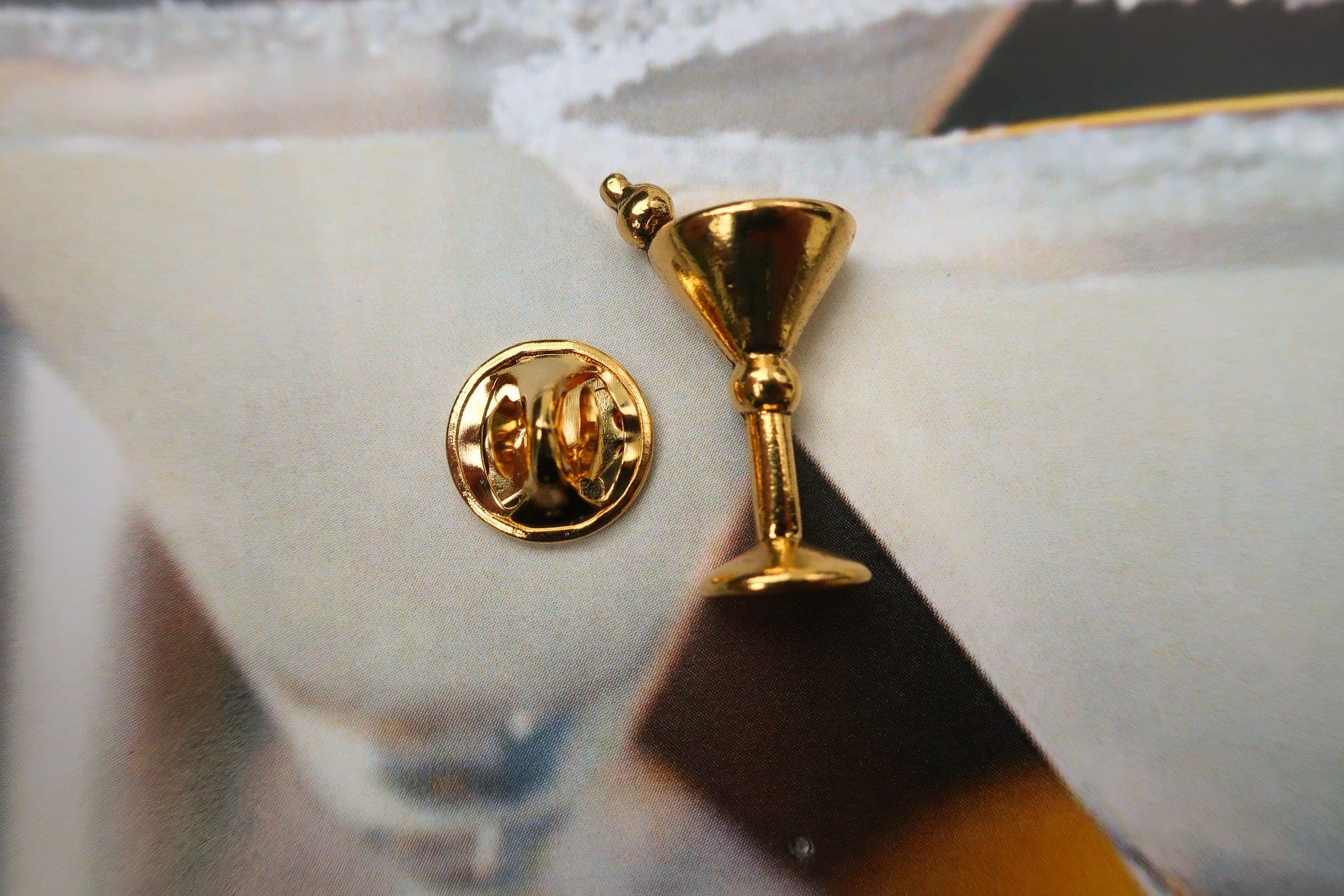 Jim Clift Design Martini Glass Gold Lapel Pin - Elegant Cocktail Party Accessory for Bartenders & Martini Lovers - Perfect for Weddings, Proms & Formal Events