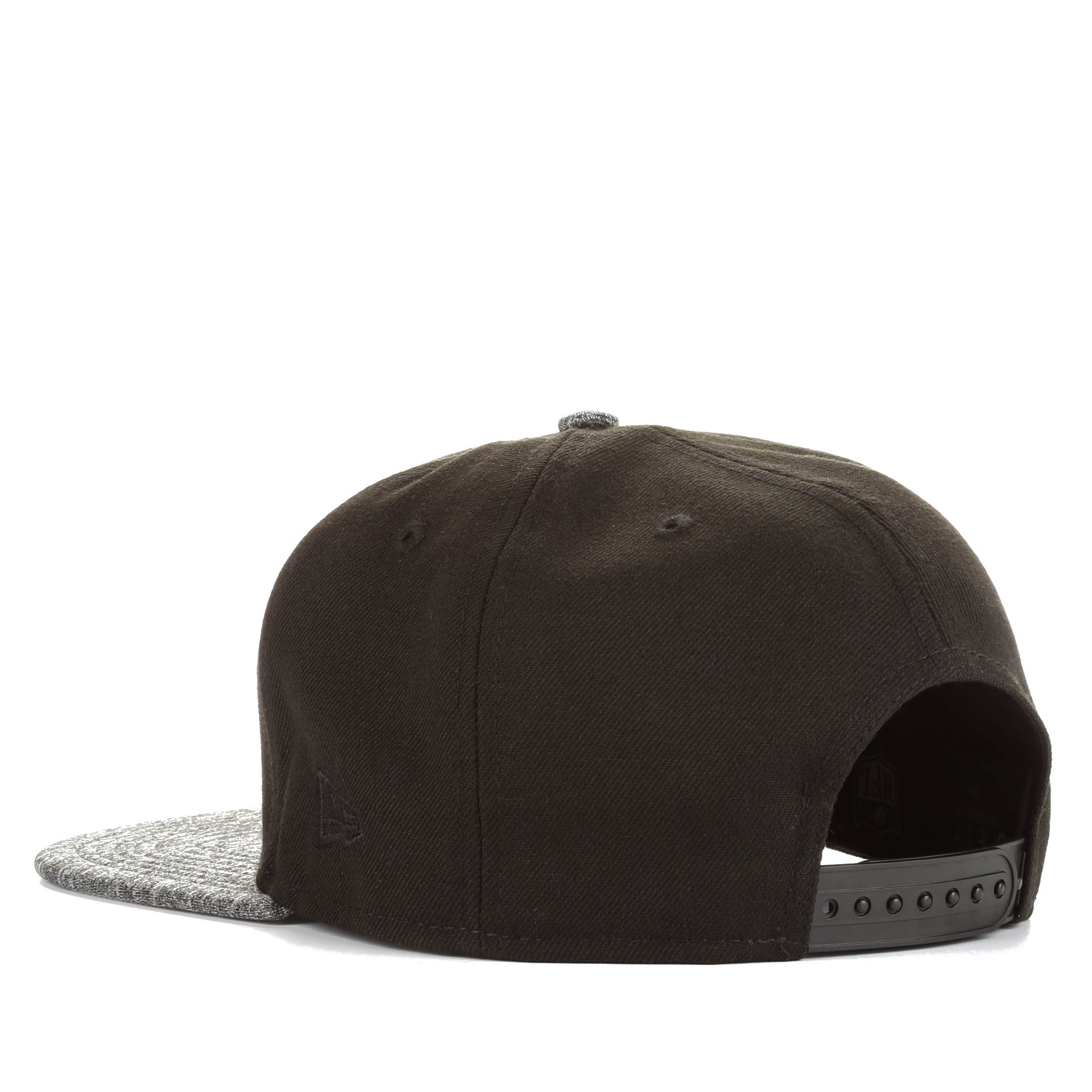 New Era 9Fifty Shadow Filled Snapback Hat - Oakland Raiders Black Adjustable Baseball Cap for Men & Women - Perfect for Sports Fans, Streetwear Fashion & Casual Outfits