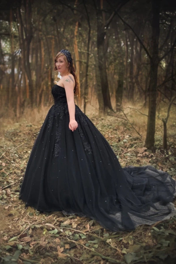 Elegant A-Line Crystals Tulle Sweetheart Long Black Wedding Dress TD0005 - Perfect for Bridal, Evening Gala, and Formal Occasions