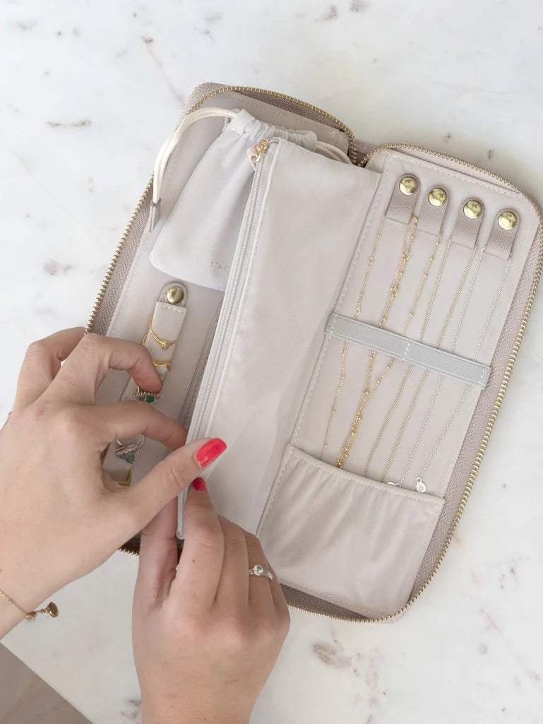 Premium Jewelry Roll Organizer - Travel Jewelry Case with Multiple Pockets for Necklaces, Rings & Earrings - Perfect for Travel, Gifts & Storage