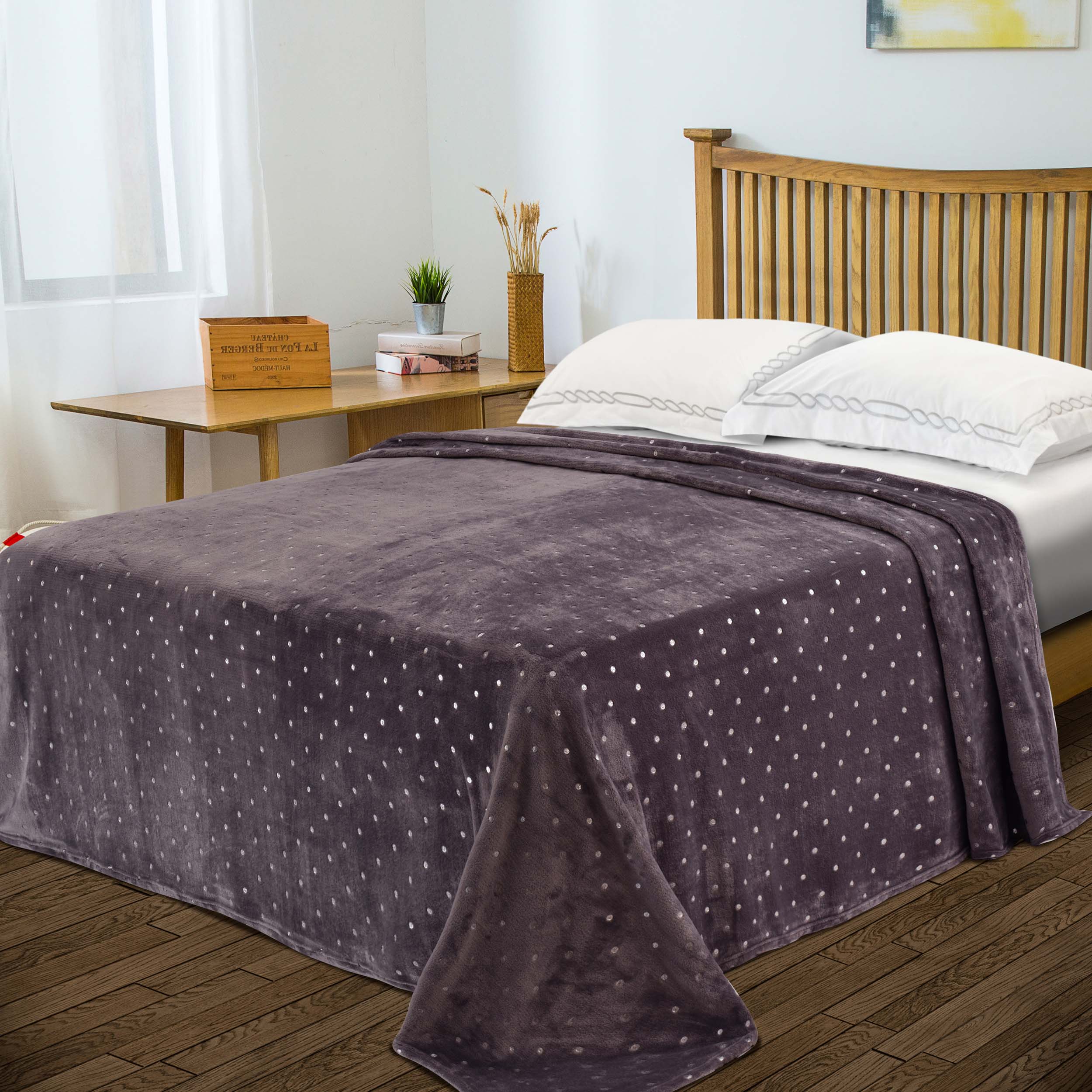Soft Fleece Plush Blanket - Medium Weight Fluffy Cozy Throw for Couch, Bed & Home Decor - Perfect for Winter, Gifts & Relaxation