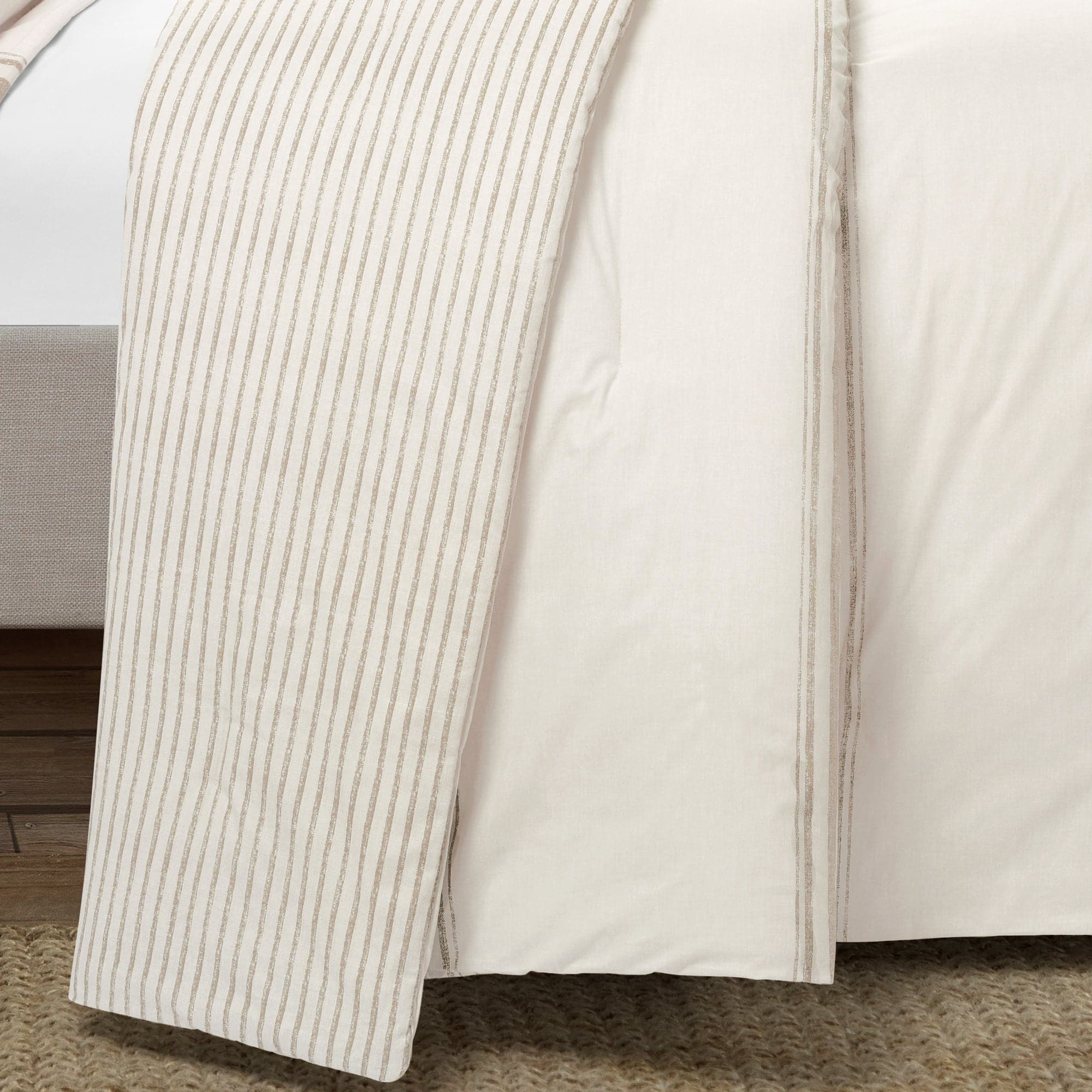 Farmhouse Stripe Reversible Comforter Set - Queen Size, Soft Breathable Cotton Bedding - Perfect for Cozy Bedroom Decor & Guest Room Styling
