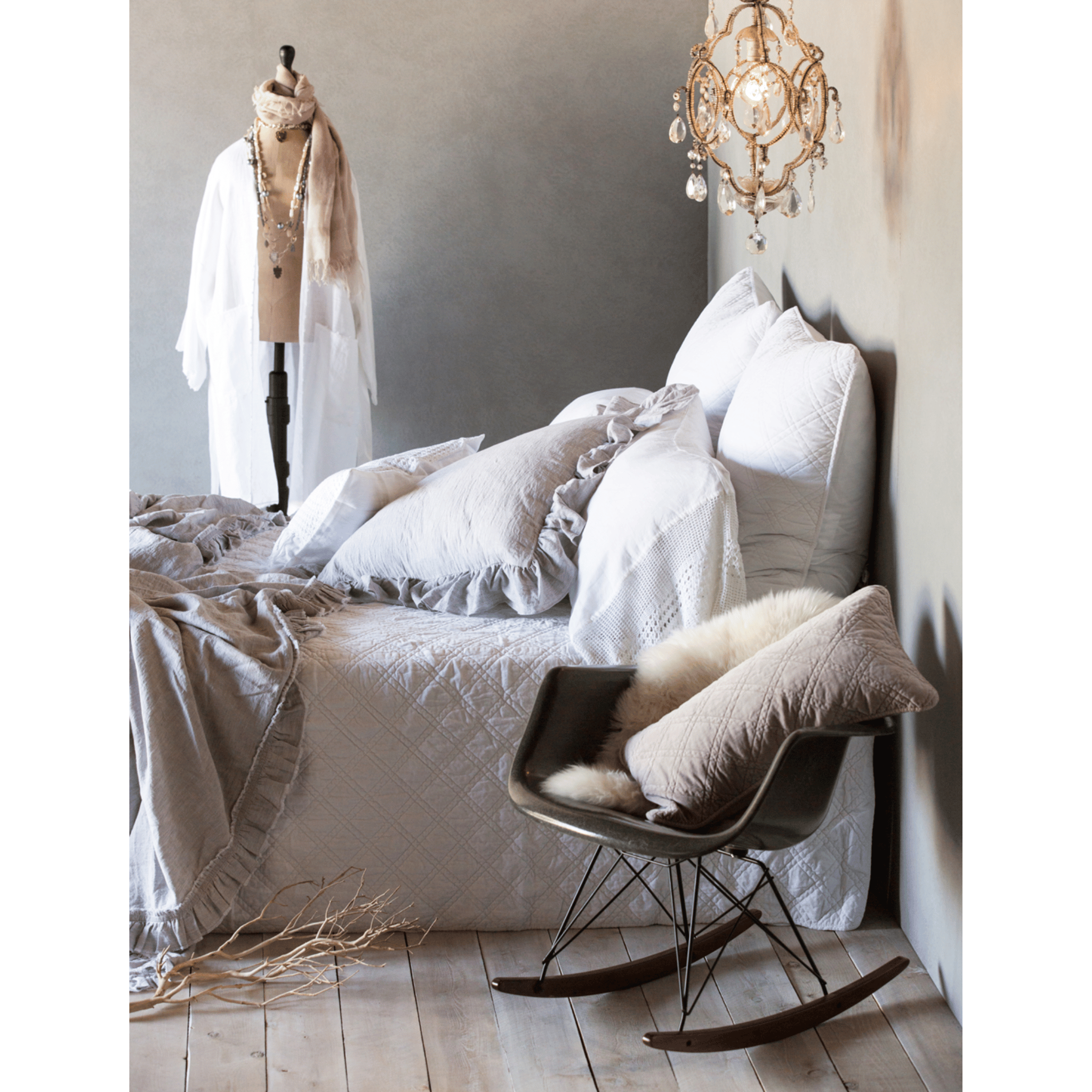 Luxury Brussels Coverlet - Soft & Breathable Bedspread for All Seasons - Perfect for Master Bedroom, Guest Room & Hotel Decor