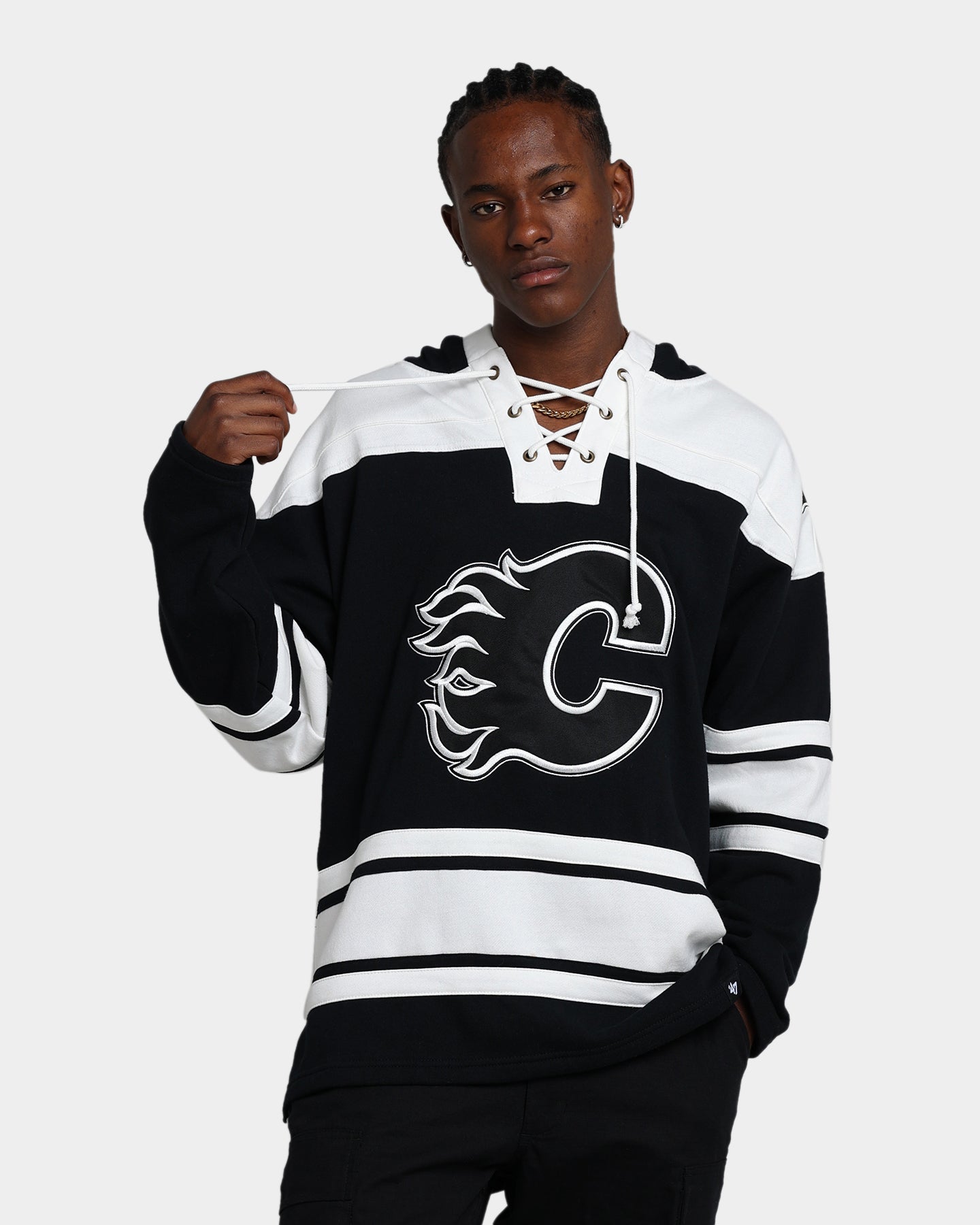 47 Brand Calgary Flames Superior Lacer Hoodie - Jet Black NHL Hockey Fan Apparel for Men & Women - Perfect for Game Day, Tailgating and Cold Weather
