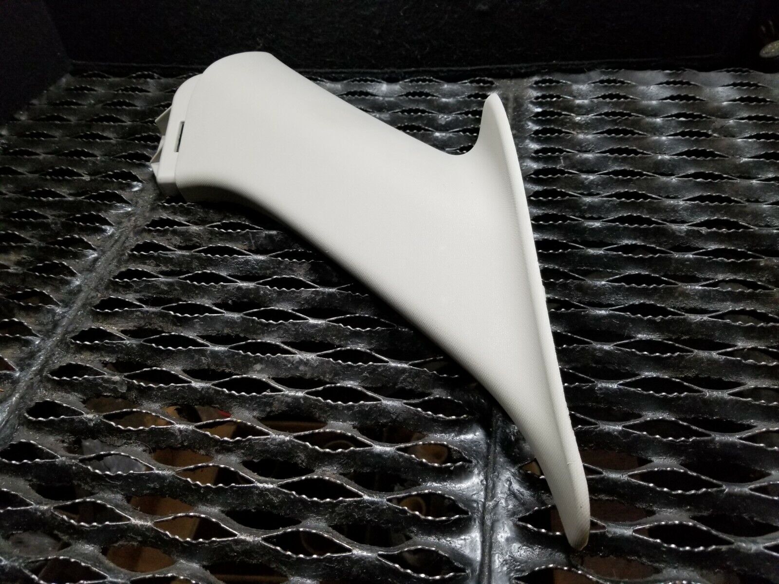 2005-2007 Dodge Magnum Left Rear C-Pillar Trim Cover - OEM Replacement Part - Perfect for Interior Restoration & Car Customization
