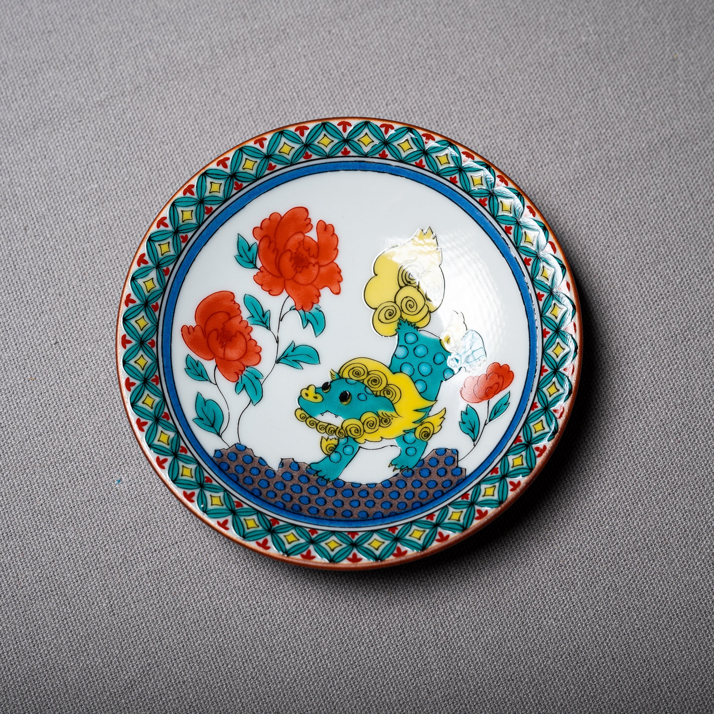 Kutani Design Round Plate 12cm - Japanese Kutani Ware Lucky Charm Small Dish for Sushi, Appetizers & Home Decor