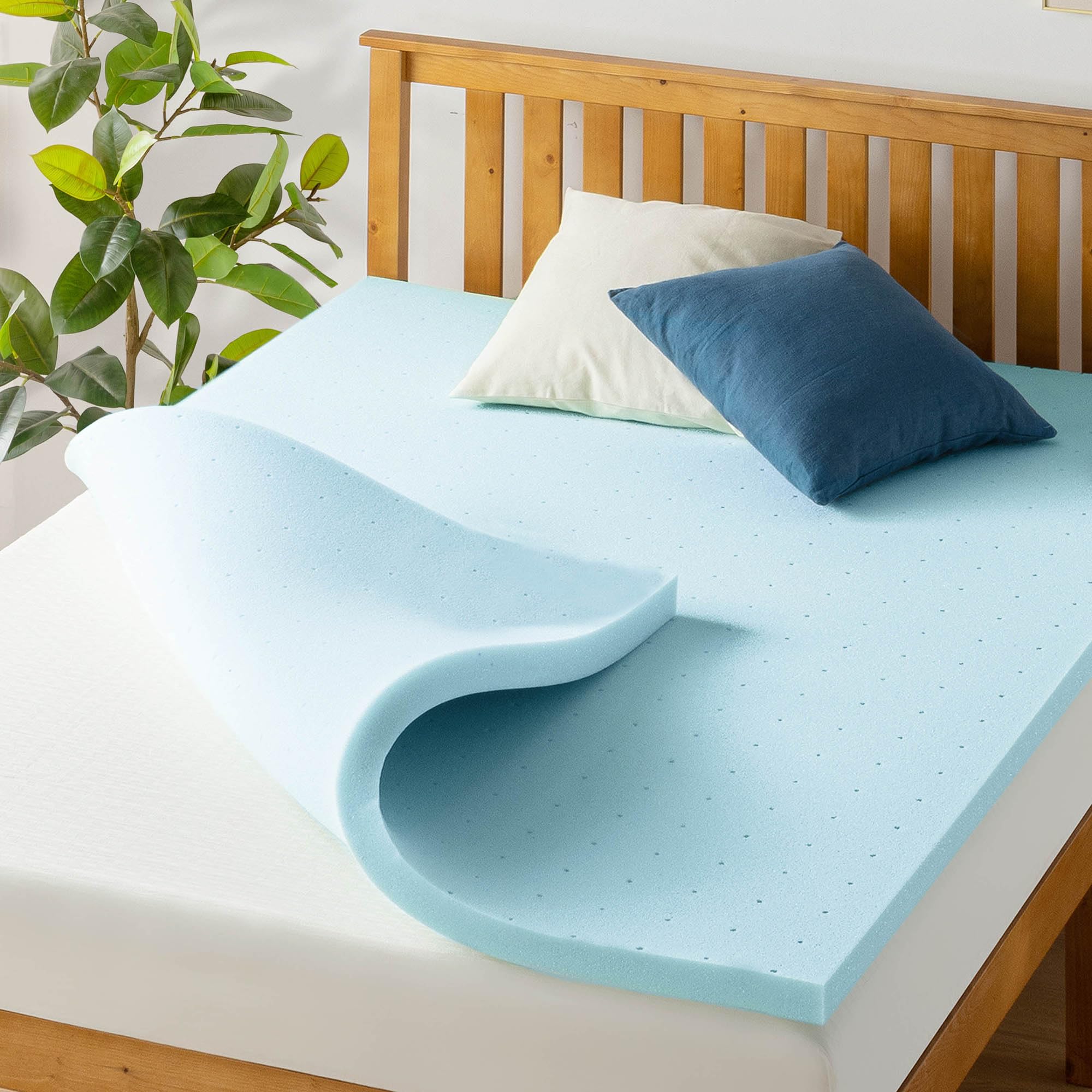 1.5 Inch Cooling Gel Memory Foam Mattress Topper - Ventilated & CertiPUR-US Certified for Short Queen Bed | Pressure Relief & Temperature Regulation | Perfect for Hot Sleepers & Back Pain Relief