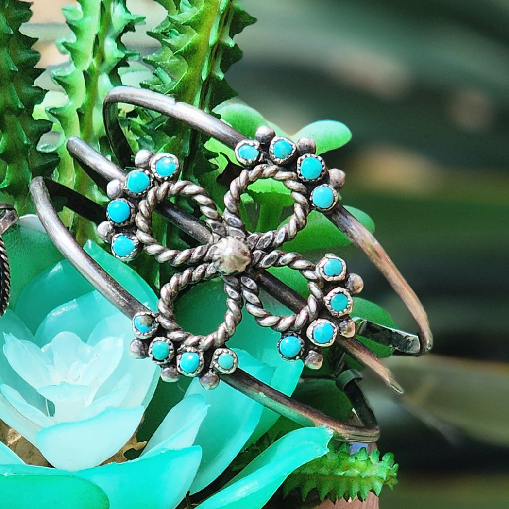 Vintage Zuni Clover Cuff Bracelet - Handmade Native American Turquoise Jewelry for Women - Perfect for Boho, Western & Festival Fashion