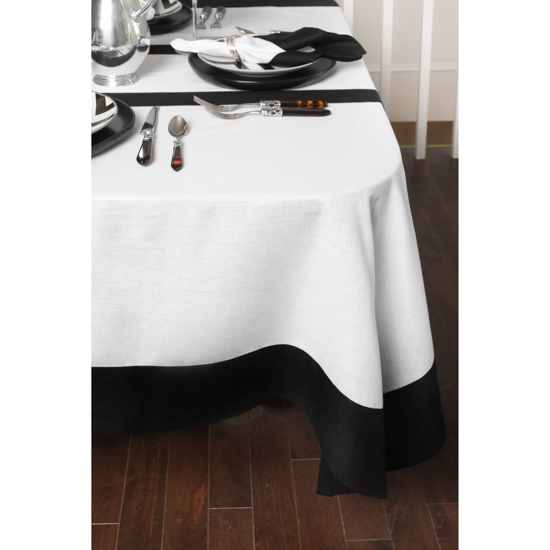 Stylish Contempo Tablecloth for Dining & Parties - Waterproof & Wrinkle-Free - Perfect for Home, Restaurants & Events