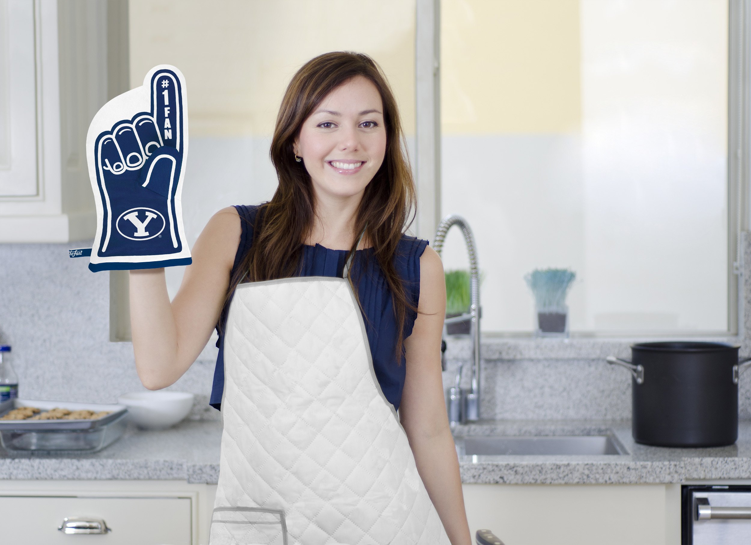 YouTheFan NCAA #1 Heat-Resistant Oven Mitt - Perfect for Baking, Grilling & Kitchen Safety - Officially Licensed College Team Design